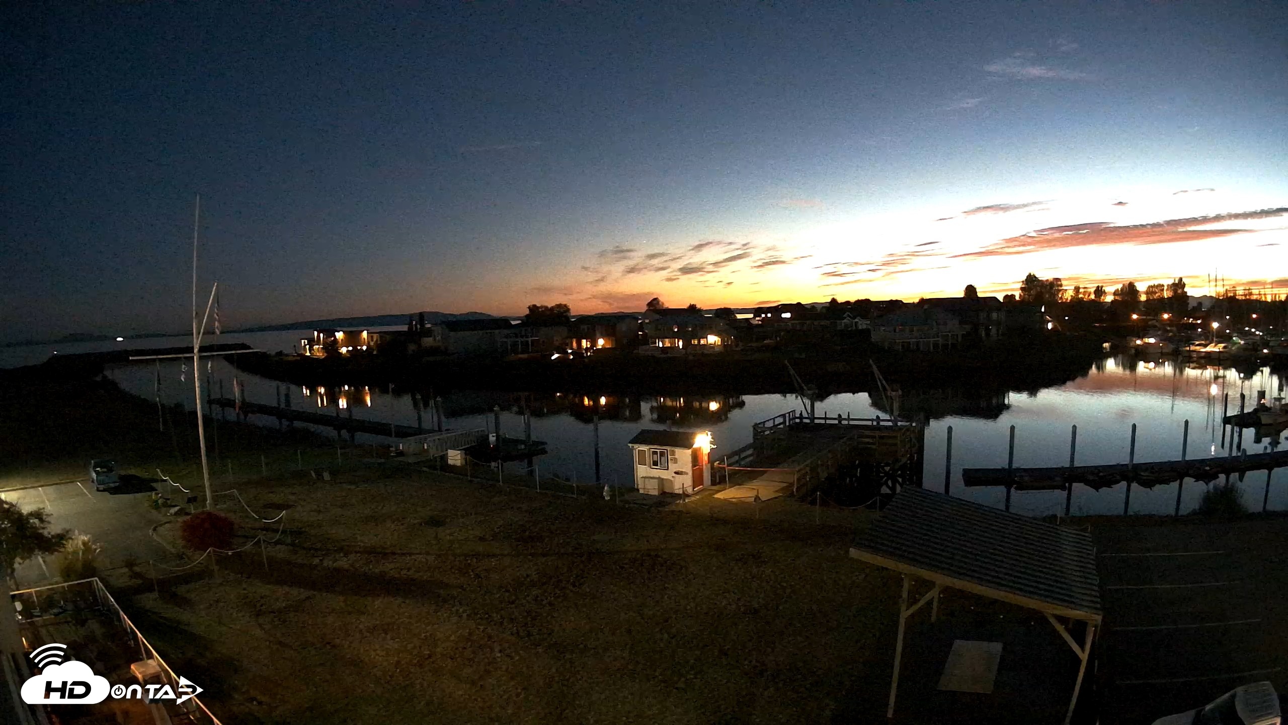Snapshot of Point Roberts Marina SW Live Webcam taken Oct 4, 2026, 7:36pm PDT
