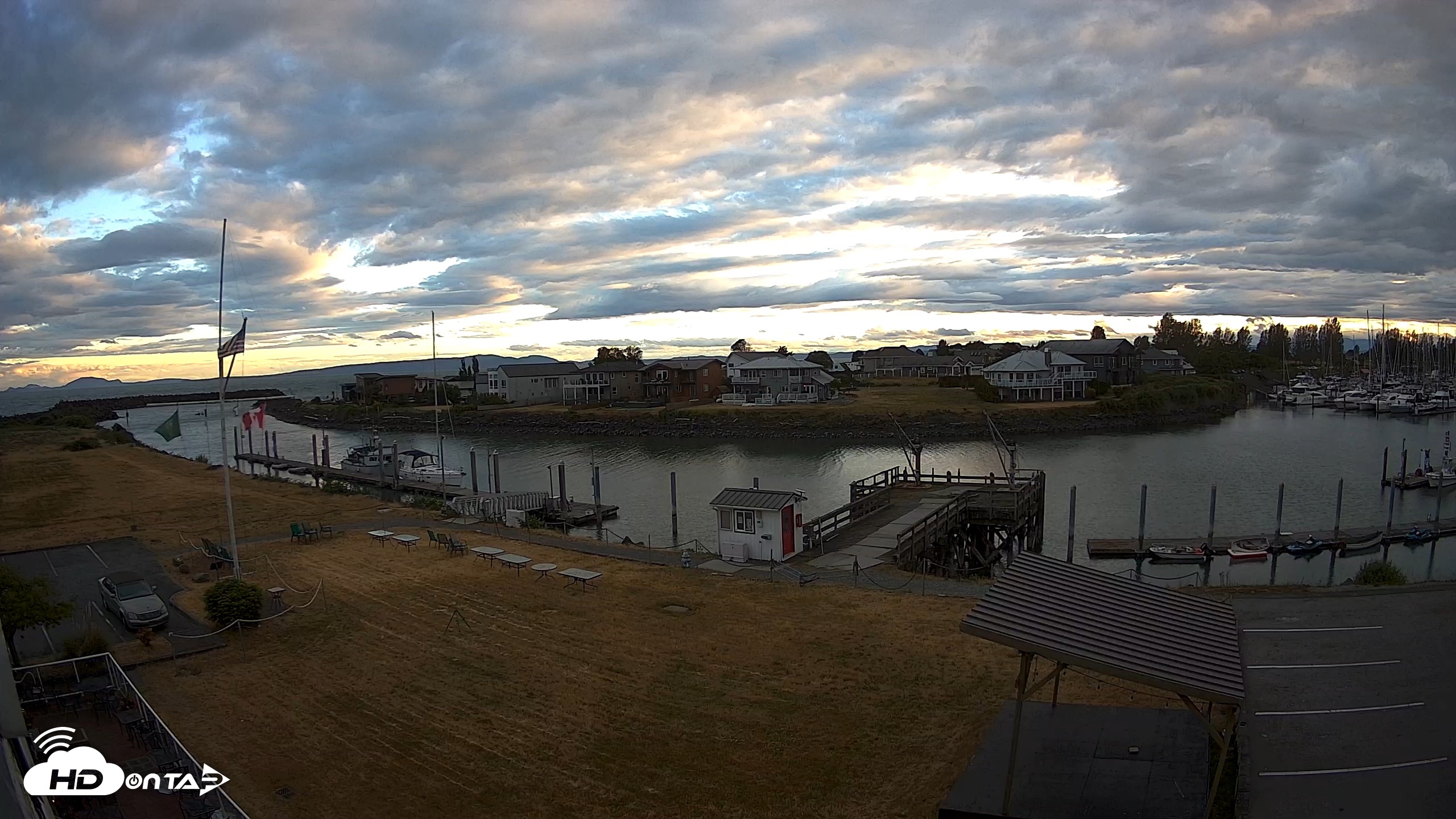 Snapshot of Point Roberts Marina SW Live Webcam taken Jun 9, 2026, 8:33pm PDT
