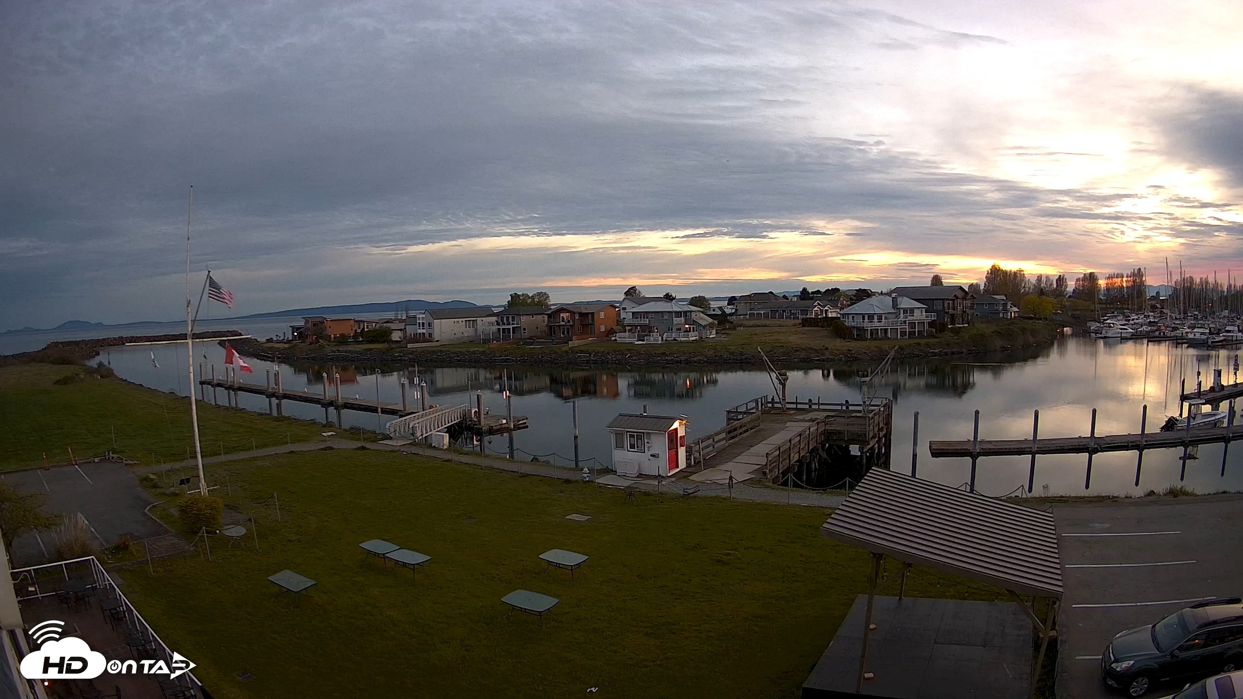 Snapshot of Point Roberts Marina SW Live Webcam taken Apr 20, 2026, 8:26pm PDT