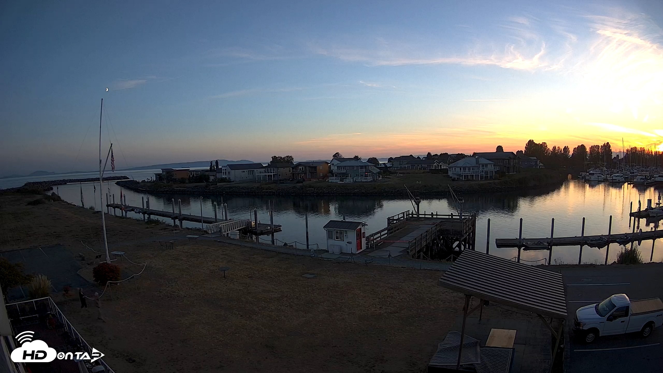 Snapshot of Point Roberts Marina SW Live Webcam taken Sep 18, 2026, 7:17pm PDT