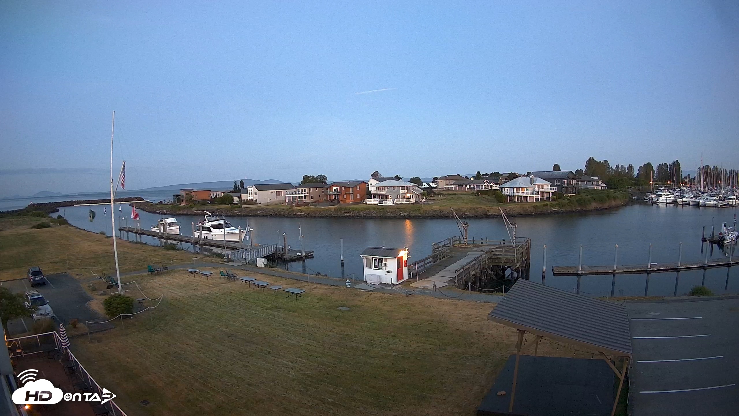 Snapshot of Point Roberts Marina SW Live Webcam taken May 28, 2026, 4:44am PDT