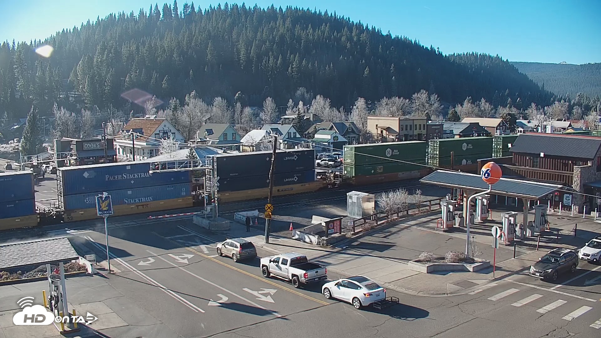 Snapshot of Downtown Truckee California Live Webcam taken Dec 12, 2025, 9:28am PST