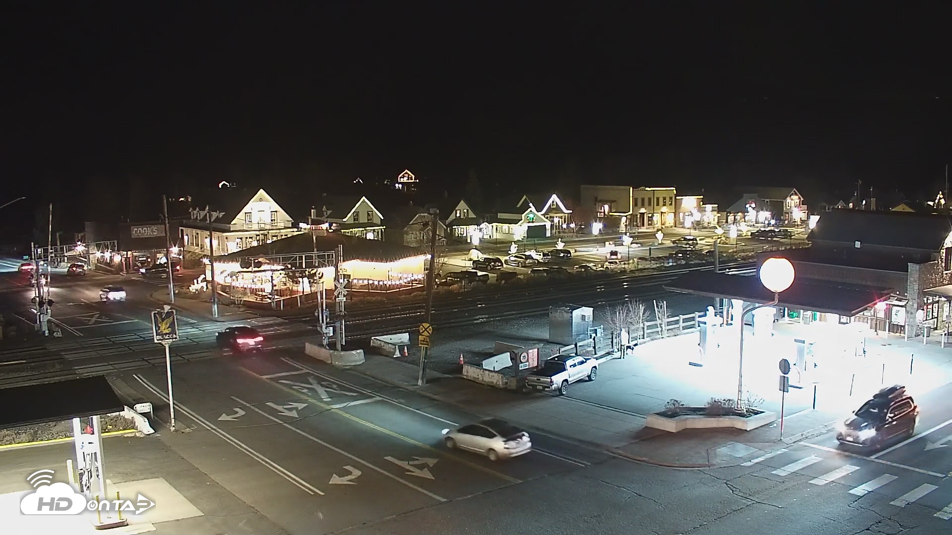 Snapshot of Downtown Truckee California Live Webcam taken Nov 25, 2025, 6:37pm PST