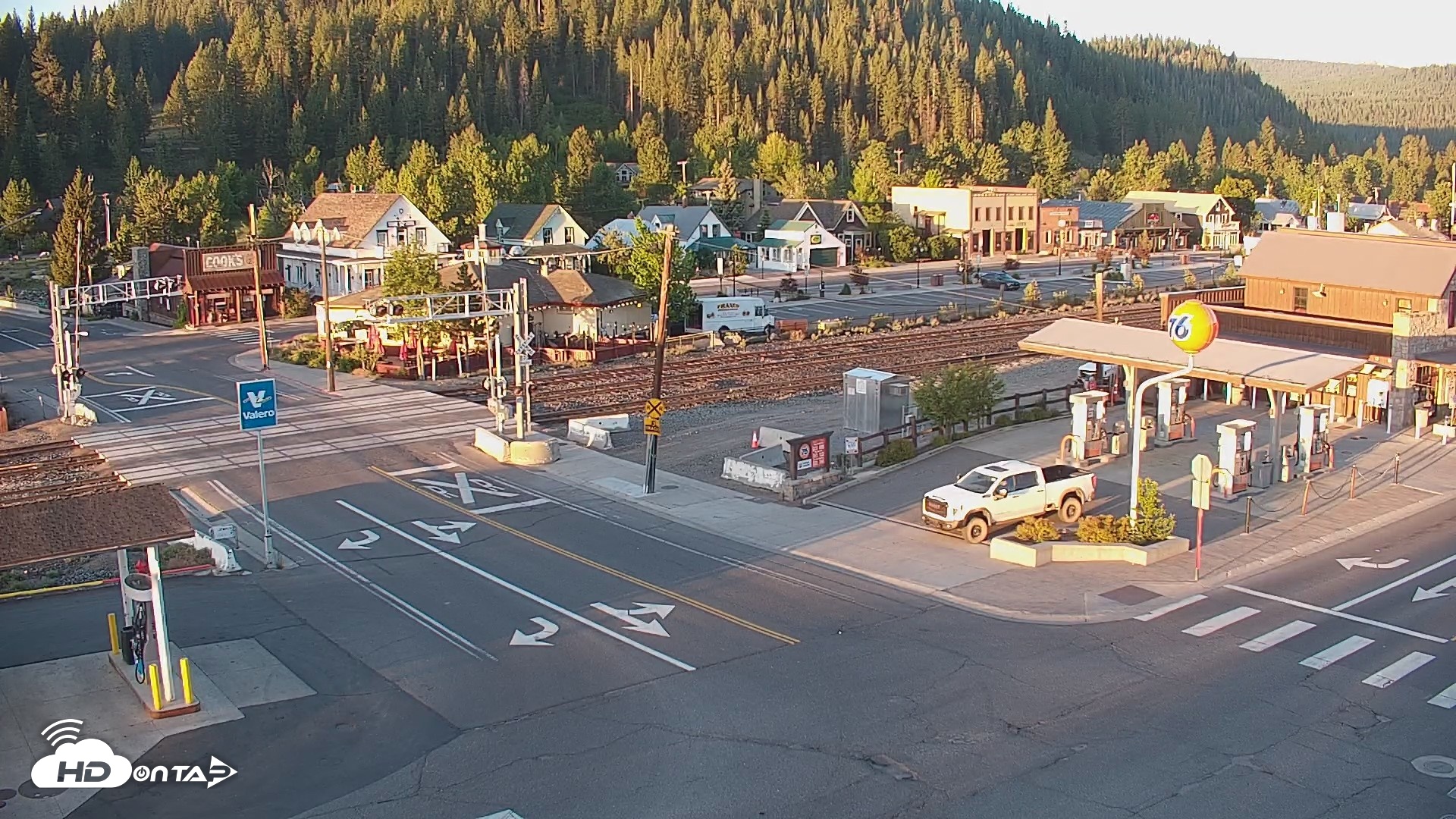 Snapshot of Downtown Truckee California Live Webcam taken Jun 4, 2026, 5:55am PDT