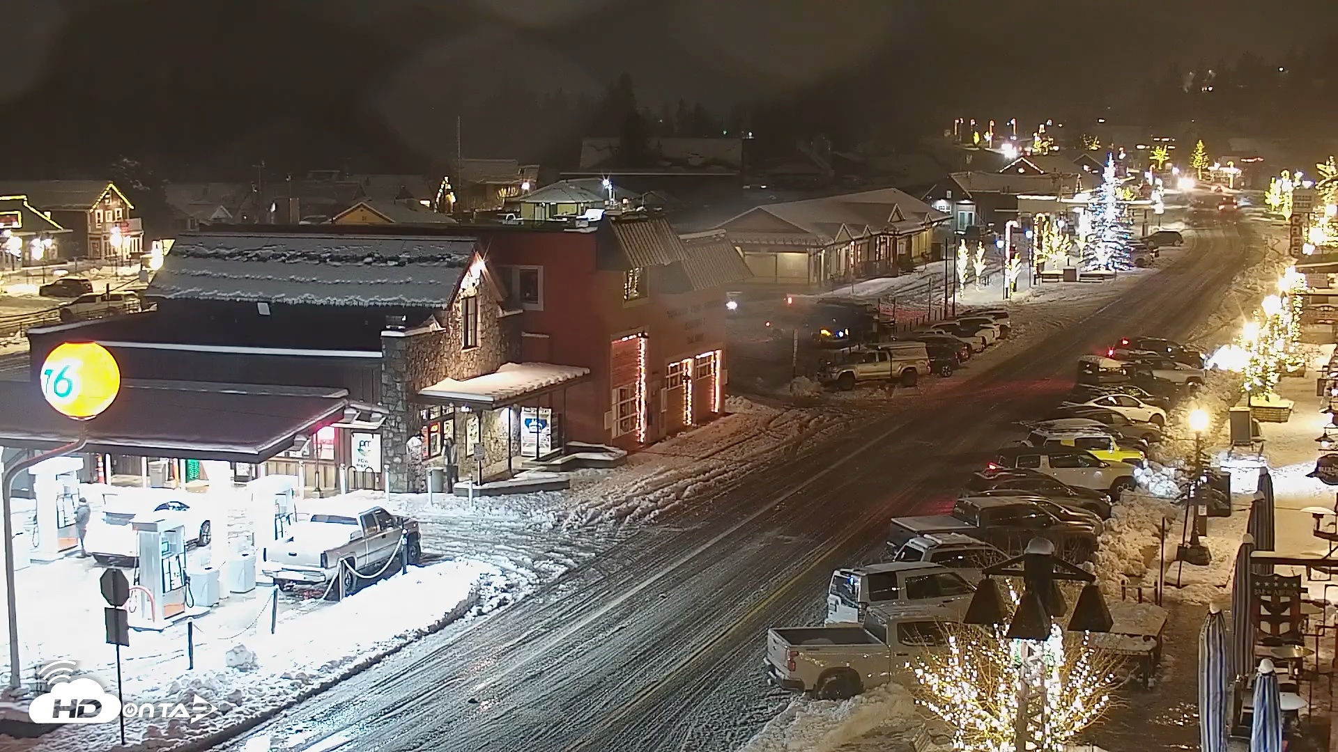 Snapshot of Downtown Truckee California Live Webcam taken Dec 25, 2025, 6:35pm PST