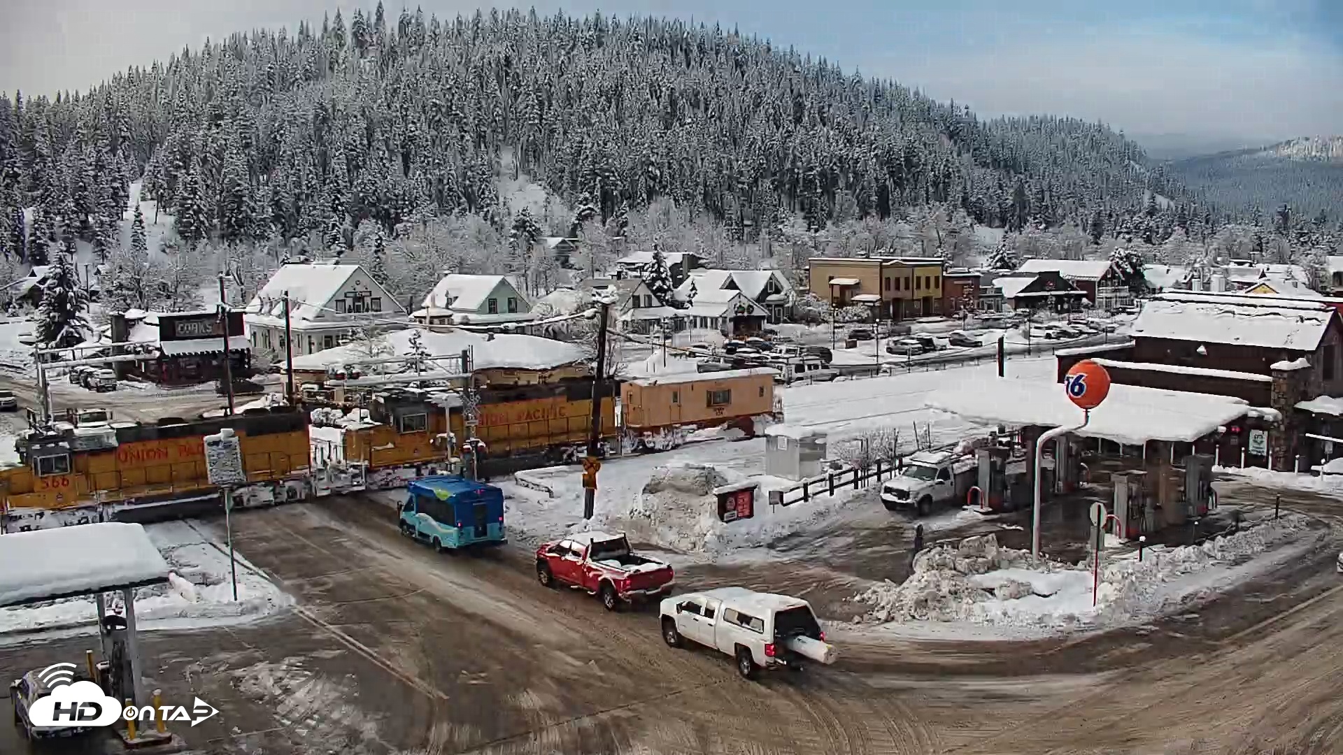 Snapshot of Downtown Truckee California Live Webcam taken Jan 5, 2026, 8:44am PST