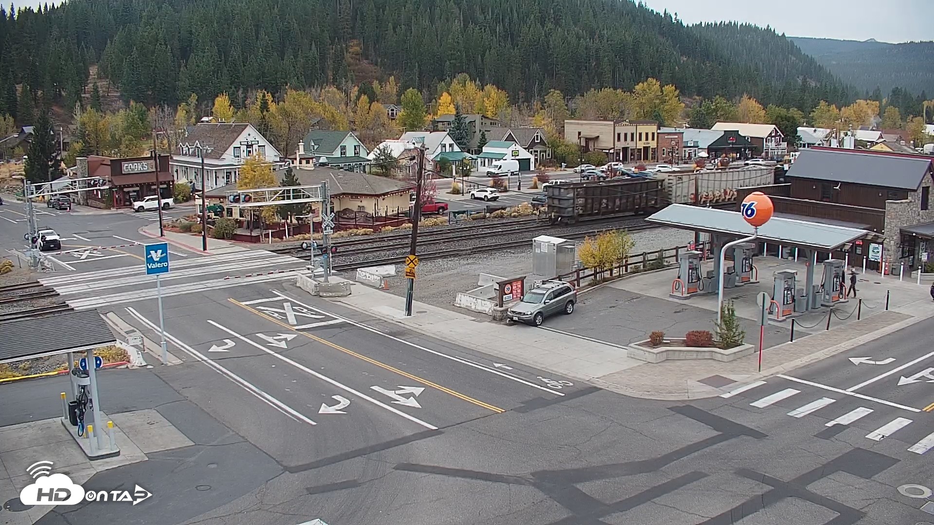 Snapshot of Downtown Truckee California Live Webcam taken Oct 21, 2026, 10:48am PDT
