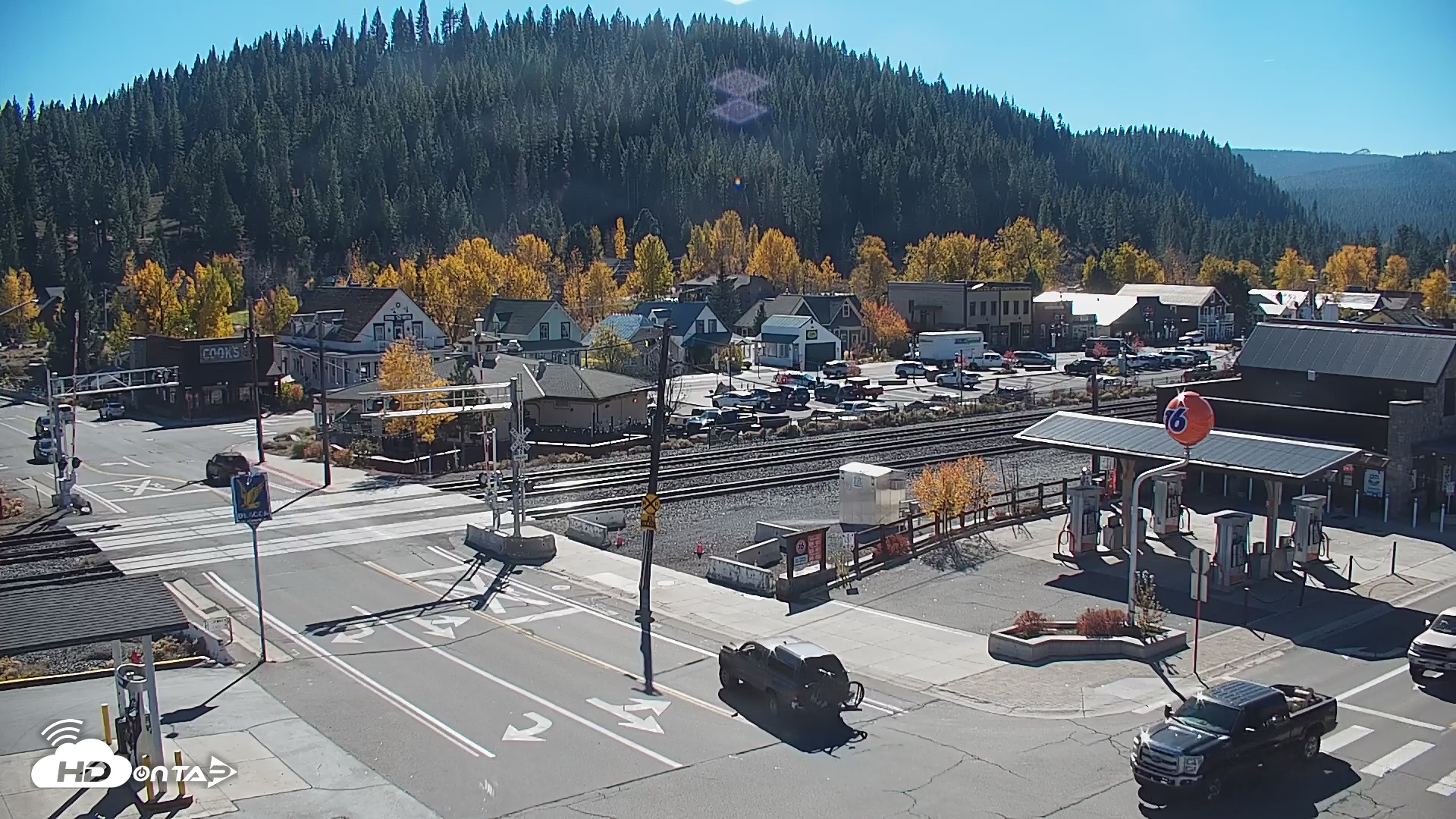 Snapshot of Downtown Truckee California Live Webcam taken Oct 28, 2025, 1:45pm PDT