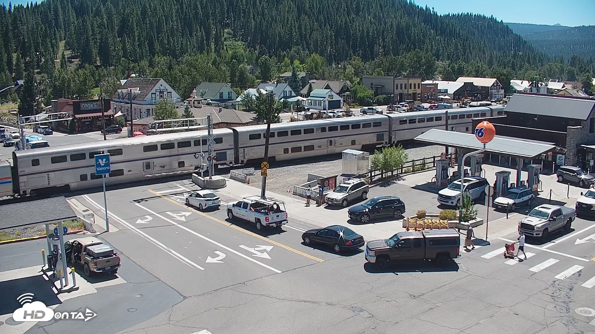 Snapshot of Downtown Truckee California Live Webcam taken Aug 6, 2026, 2:09pm PDT