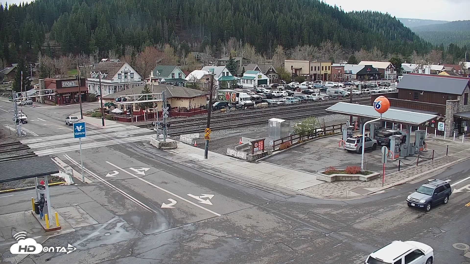Snapshot of Downtown Truckee California Live Webcam taken Apr 10, 2026, 10:07am PDT