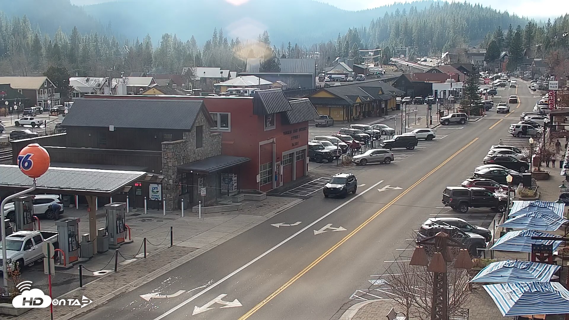 Snapshot of Downtown Truckee California Live Webcam taken Nov 18, 2025, 2:48pm PST