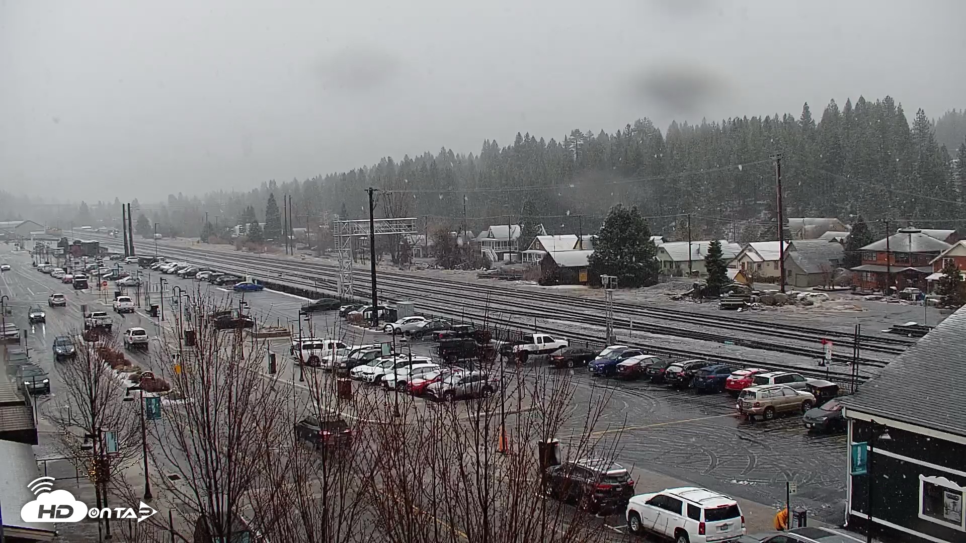Snapshot of Downtown Truckee California Live Webcam taken Dec 22, 2025, 1:14pm PST