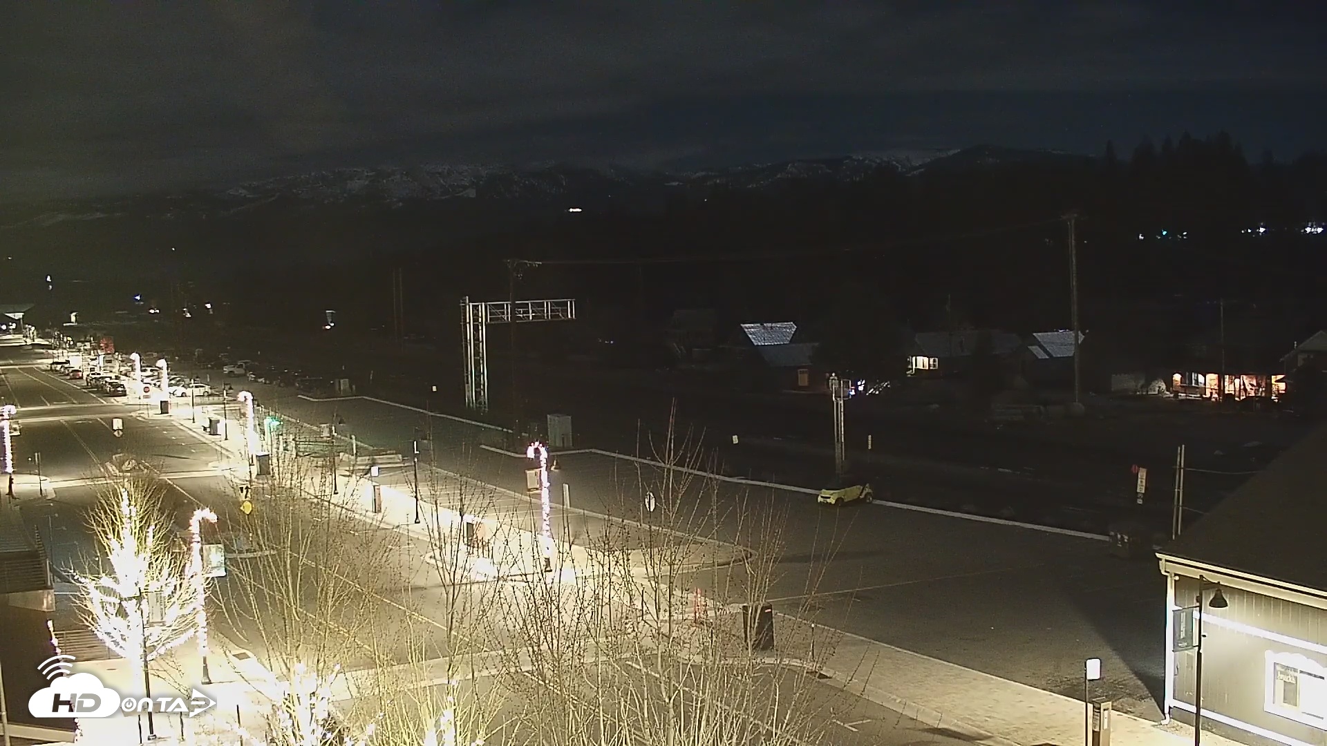 Snapshot of Downtown Truckee California Live Webcam taken Dec 4, 2025, 11:06pm PST
