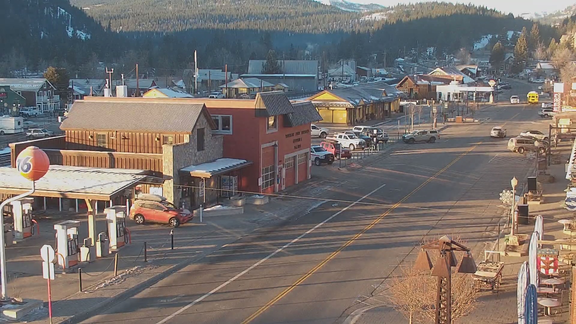 Snapshot of Downtown Truckee California Live Webcam taken Jan 16, 2025, 7:51am PST
