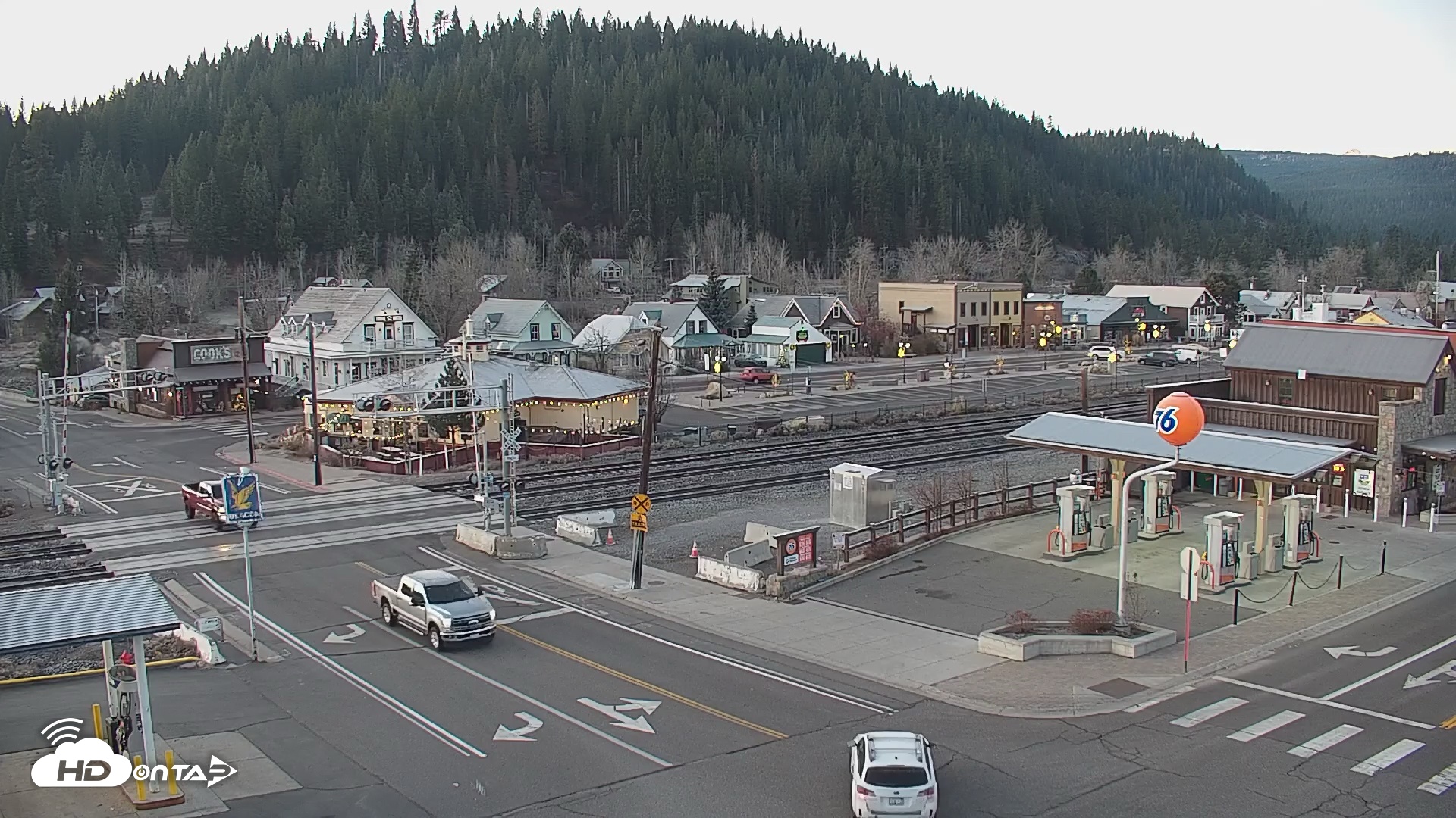 Snapshot of Downtown Truckee California Live Webcam taken Dec 1, 2025, 7:04am PST