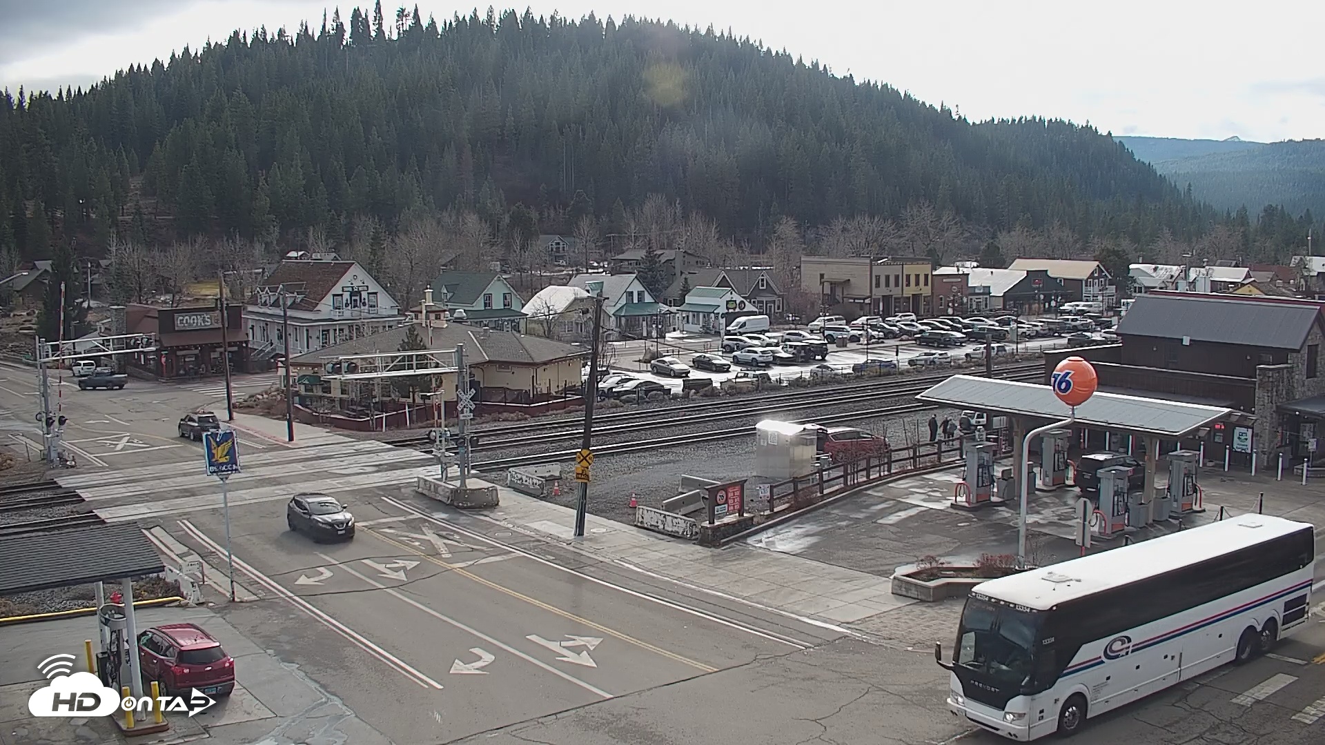 Snapshot of Downtown Truckee California Live Webcam taken Dec 16, 2025, 1:06pm PST