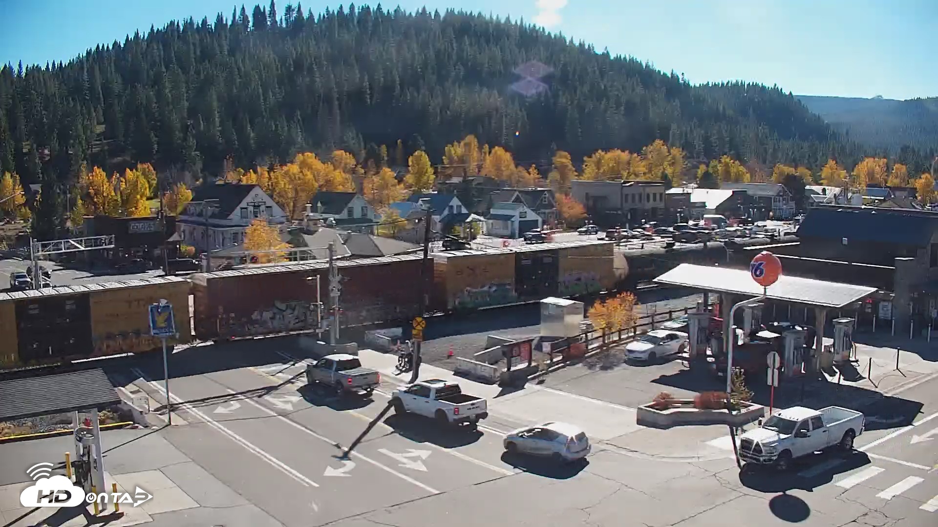 Snapshot of Downtown Truckee California Live Webcam taken Oct 29, 2025, 2:27pm PDT