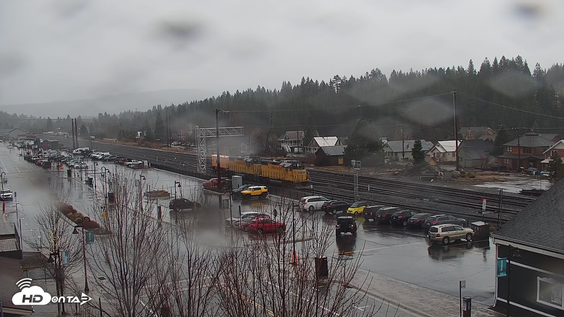 Snapshot of Downtown Truckee California Live Webcam taken Dec 21, 2025, 10:05am PST
