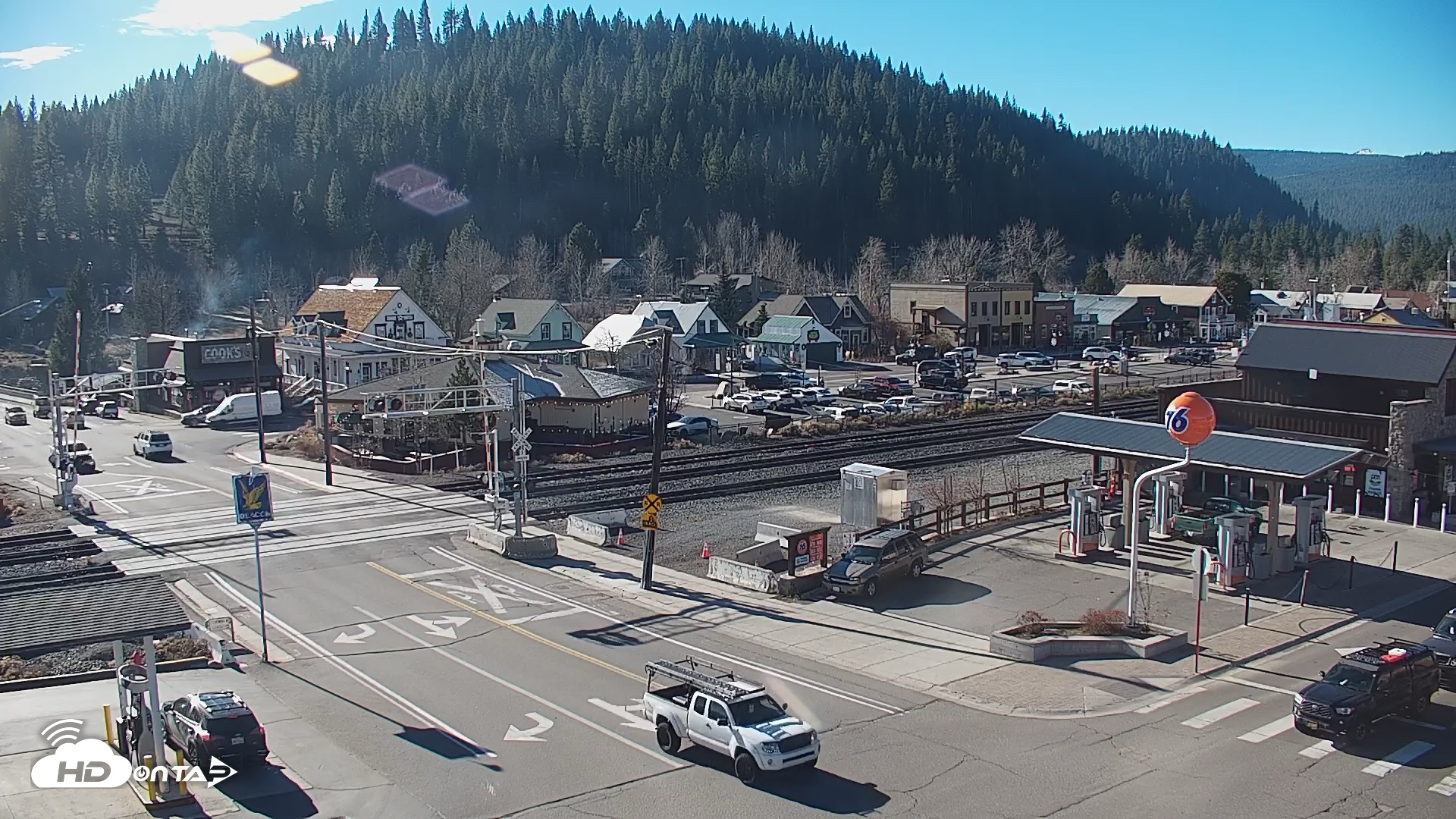 Snapshot of Downtown Truckee California Live Webcam taken Dec 5, 2025, 10:14am PST