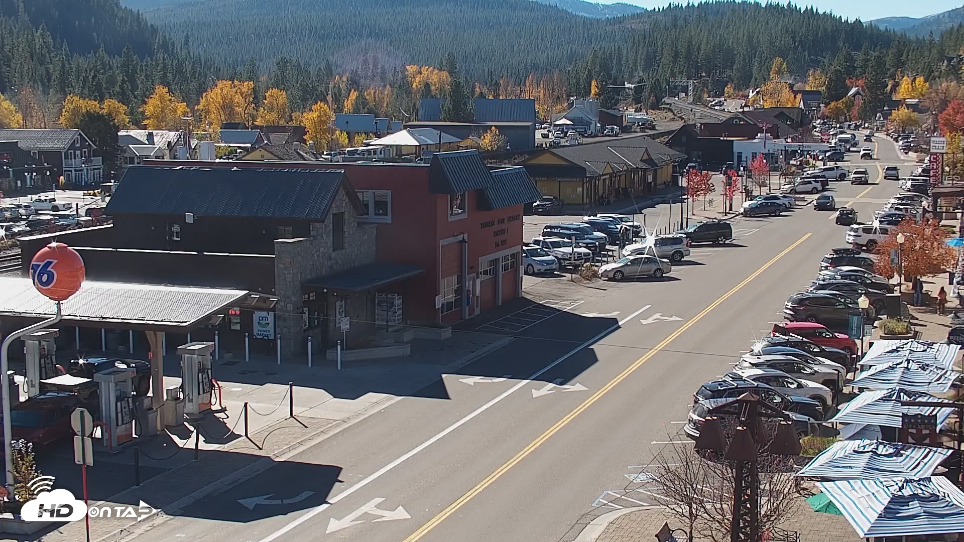 Snapshot of Downtown Truckee California Live Webcam taken Oct 29, 2025, 2:26pm PDT