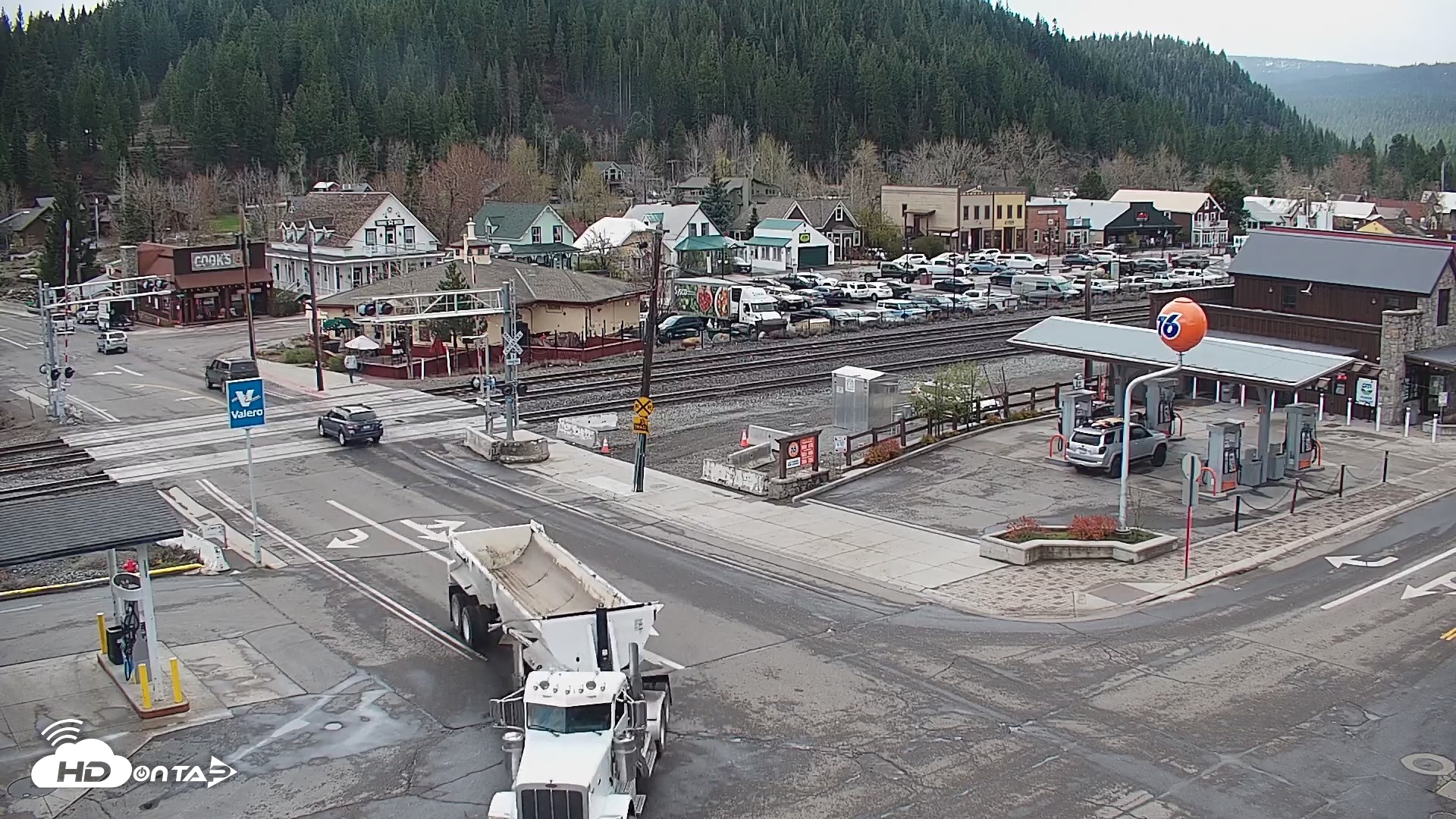 Snapshot of Downtown Truckee California Live Webcam taken Apr 10, 2026, 10:09am PDT