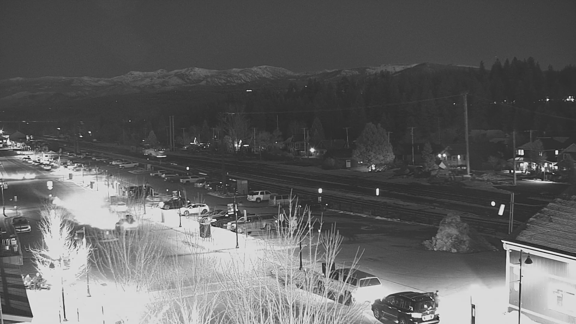 Snapshot of Downtown Truckee California Live Webcam taken Jan 14, 2025, 5:52pm PST