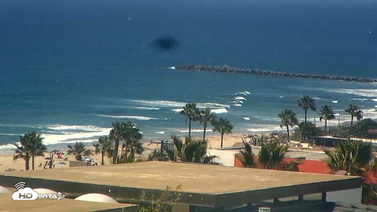 Snapshot of Hammerland Surf Live Webcam taken Sep 1, 2026, 1:50pm PDT