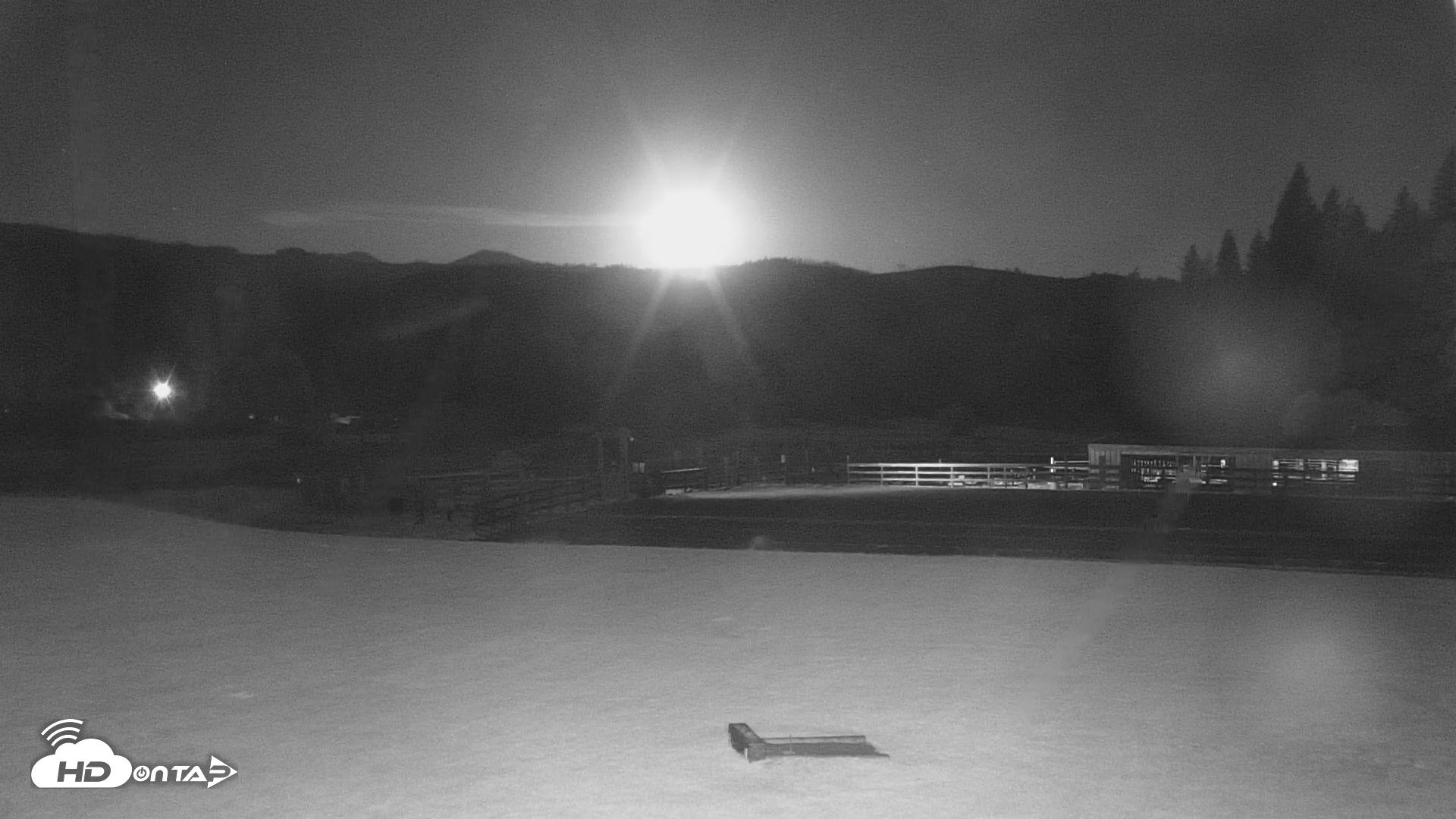 Snapshot of Greenhorn Ranch Live Horse Arena Cam taken Jun 10, 2025, 4:07am PDT