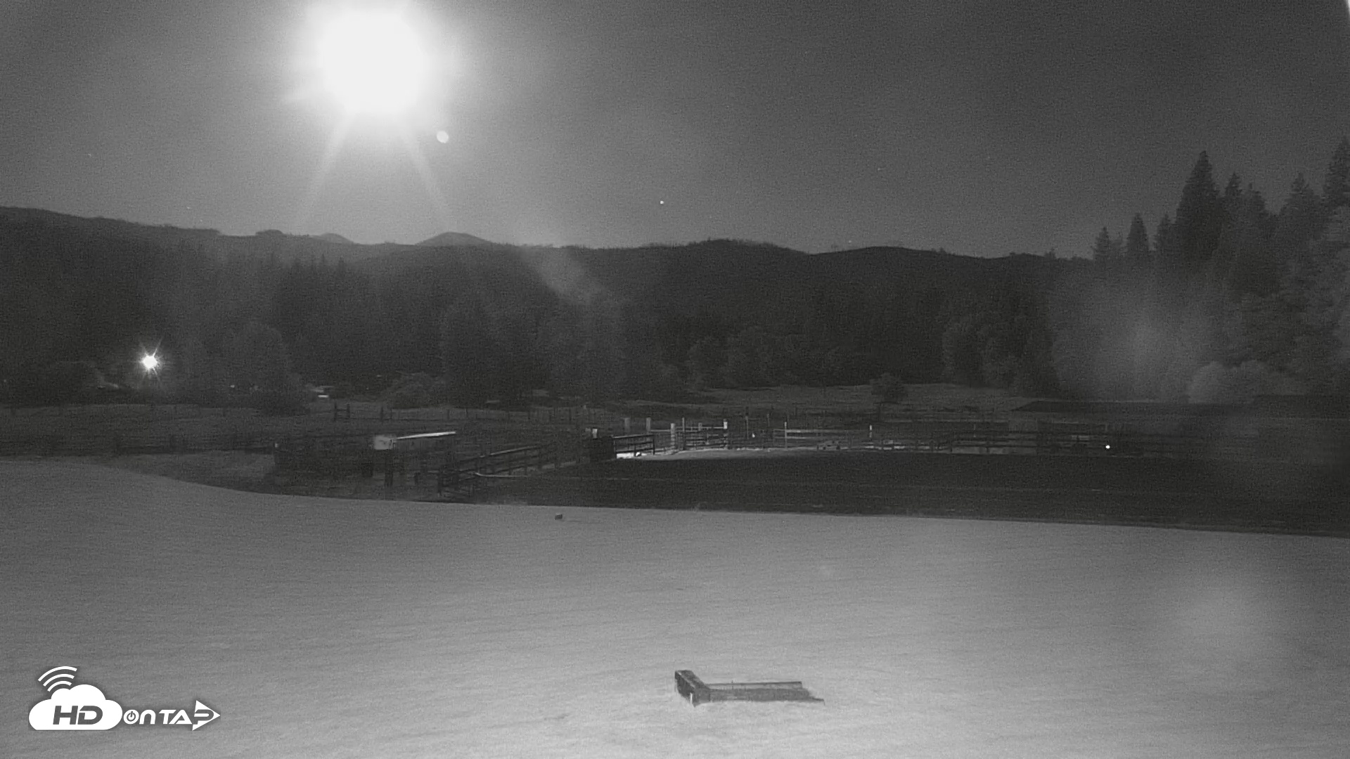 Snapshot of Greenhorn Ranch Live Horse Arena Cam taken Jun 11, 2025, 4:08am PDT