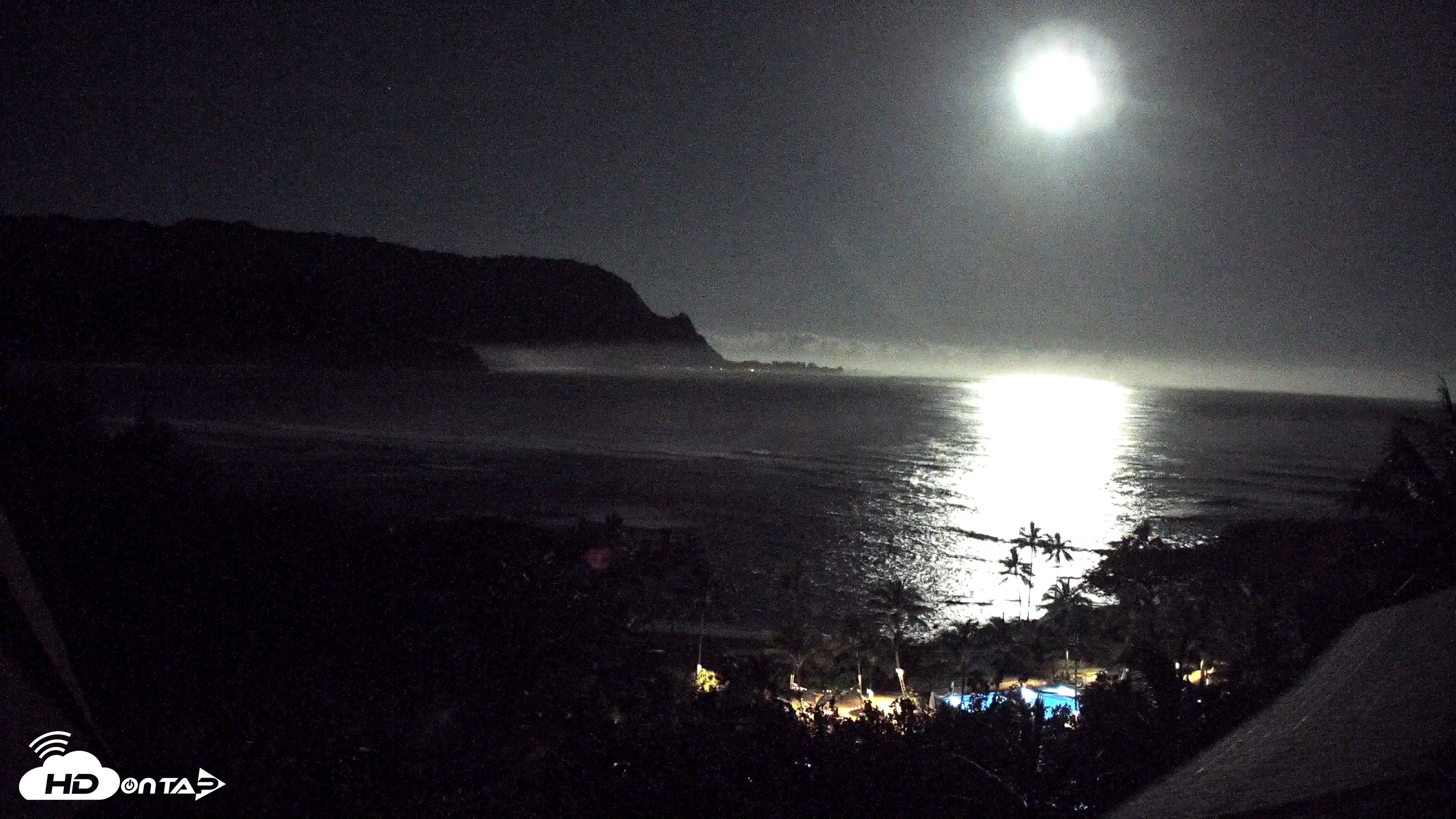 Snapshot of Hanalei Bay Resort - Kauai Hawaii Live Webcam taken Feb 1, 2026, 6:13am HST