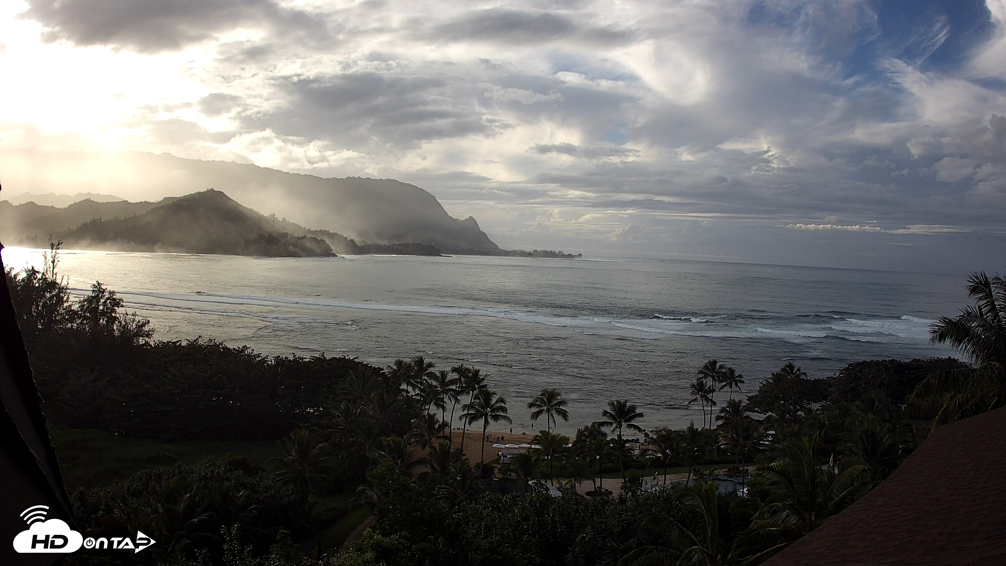 Snapshot of Hanalei Bay Resort - Kauai Hawaii Live Webcam taken Dec 18, 2025, 4:42pm HST