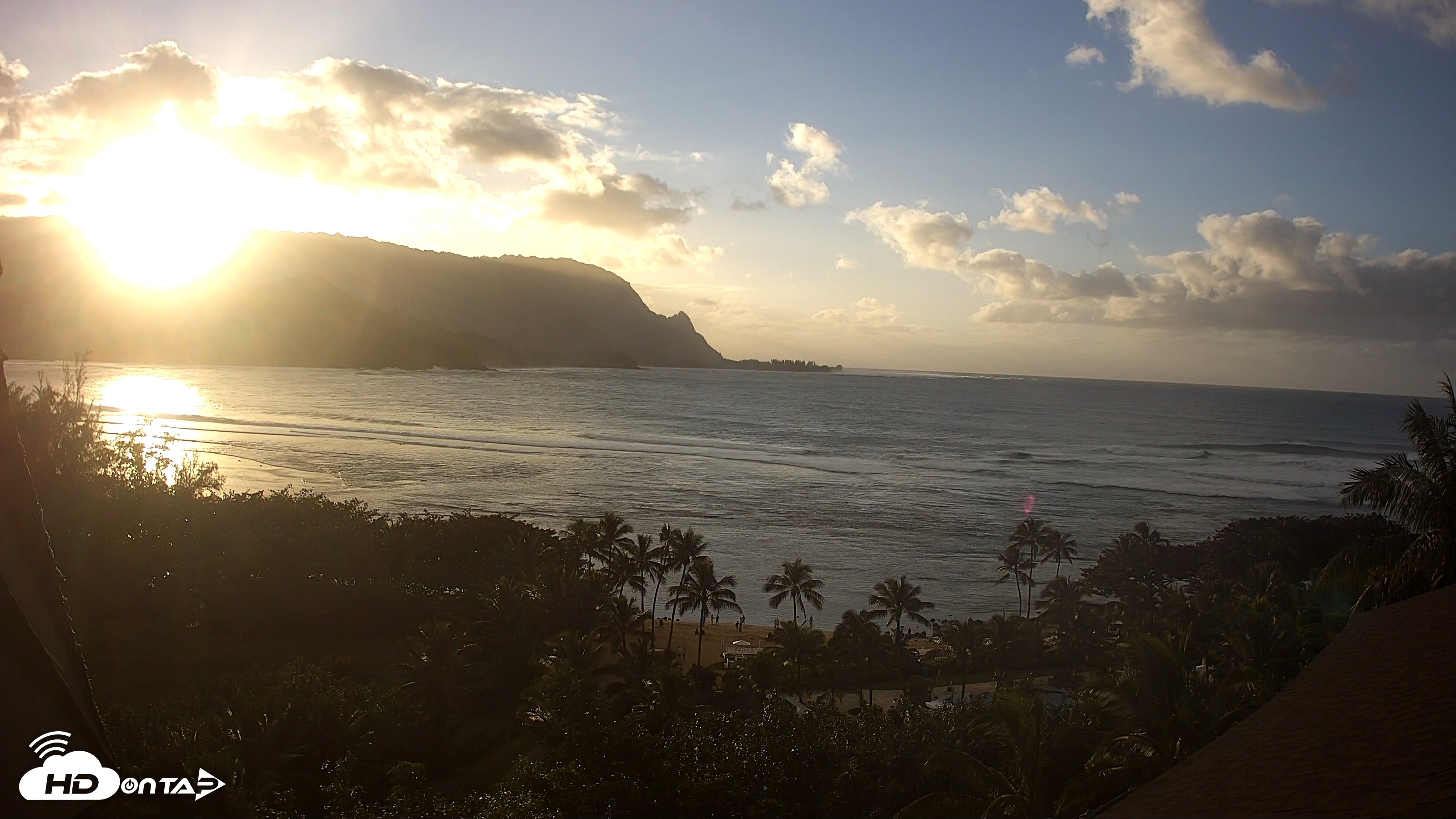 Snapshot of Hanalei Bay Resort - Kauai Hawaii Live Webcam taken Jan 16, 2026, 5:45pm HST