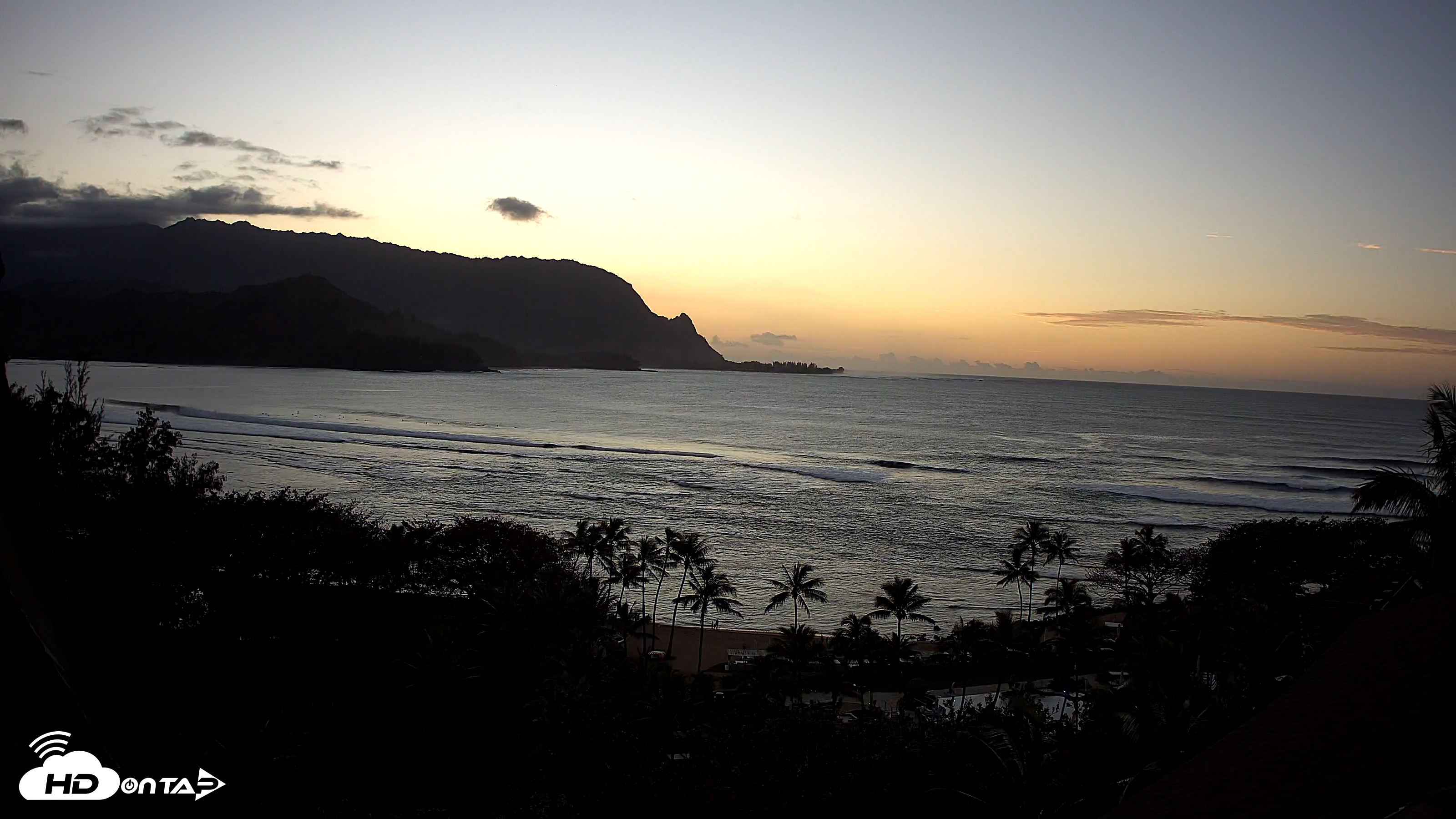 Snapshot of Hanalei Bay Resort - Kauai Hawaii Live Webcam taken Feb 19, 2025, 6:40pm HST