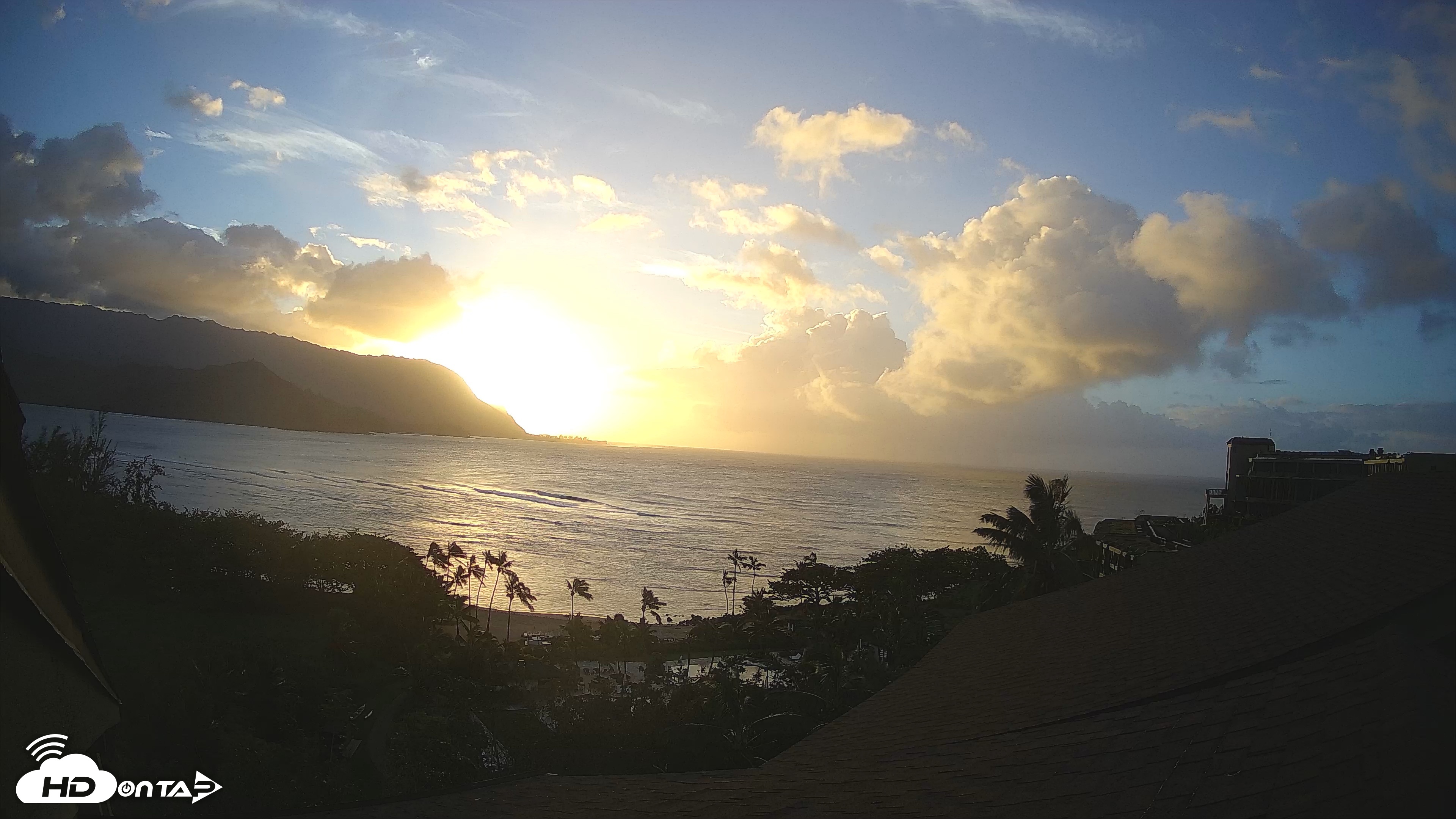 Snapshot of Hanalei Bay Resort - Kauai Hawaii Live Webcam taken Sep 27, 2026, 6:16pm HST