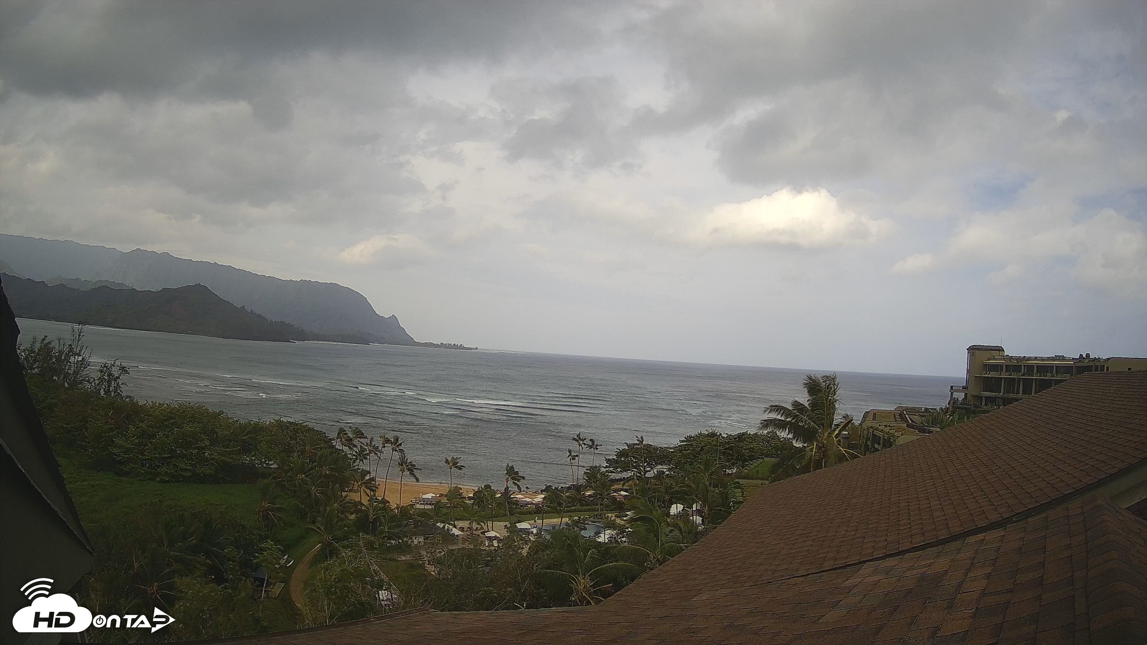 Snapshot of Hanalei Bay Resort - Kauai Hawaii Live Webcam taken Sep 29, 2026, 10:16am HST