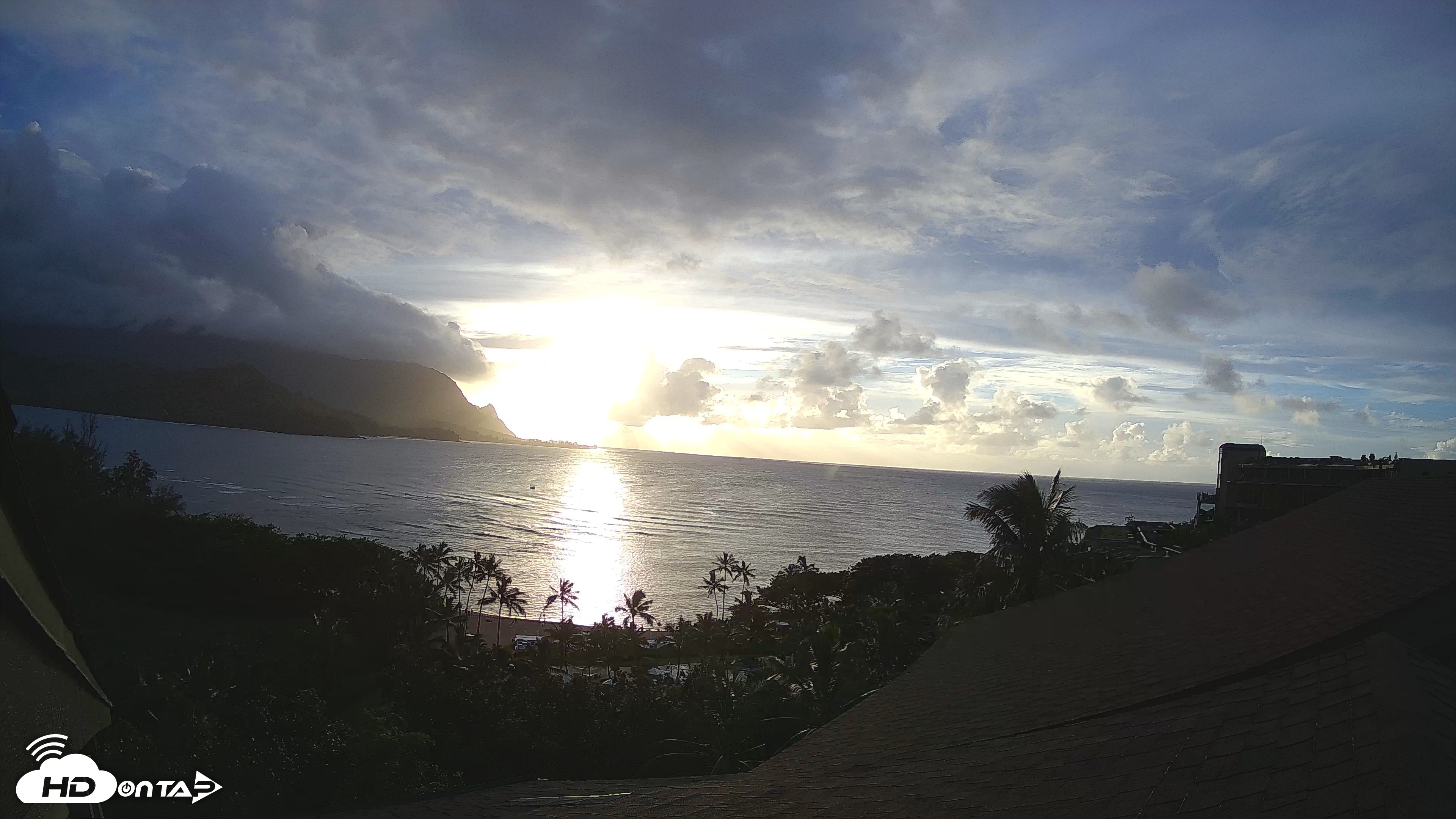 Snapshot of Hanalei Bay Resort - Kauai Hawaii Live Webcam taken Aug 29, 2026, 6:27pm HST