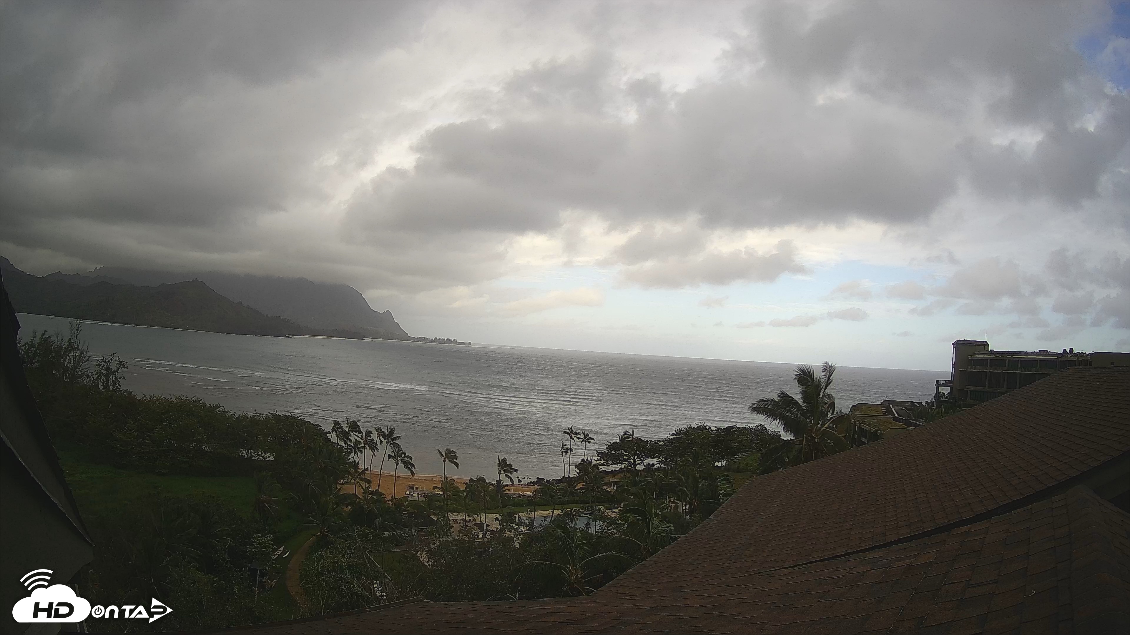 Snapshot of Hanalei Bay Resort - Kauai Hawaii Live Webcam taken Sep 25, 2026, 7:57am HST