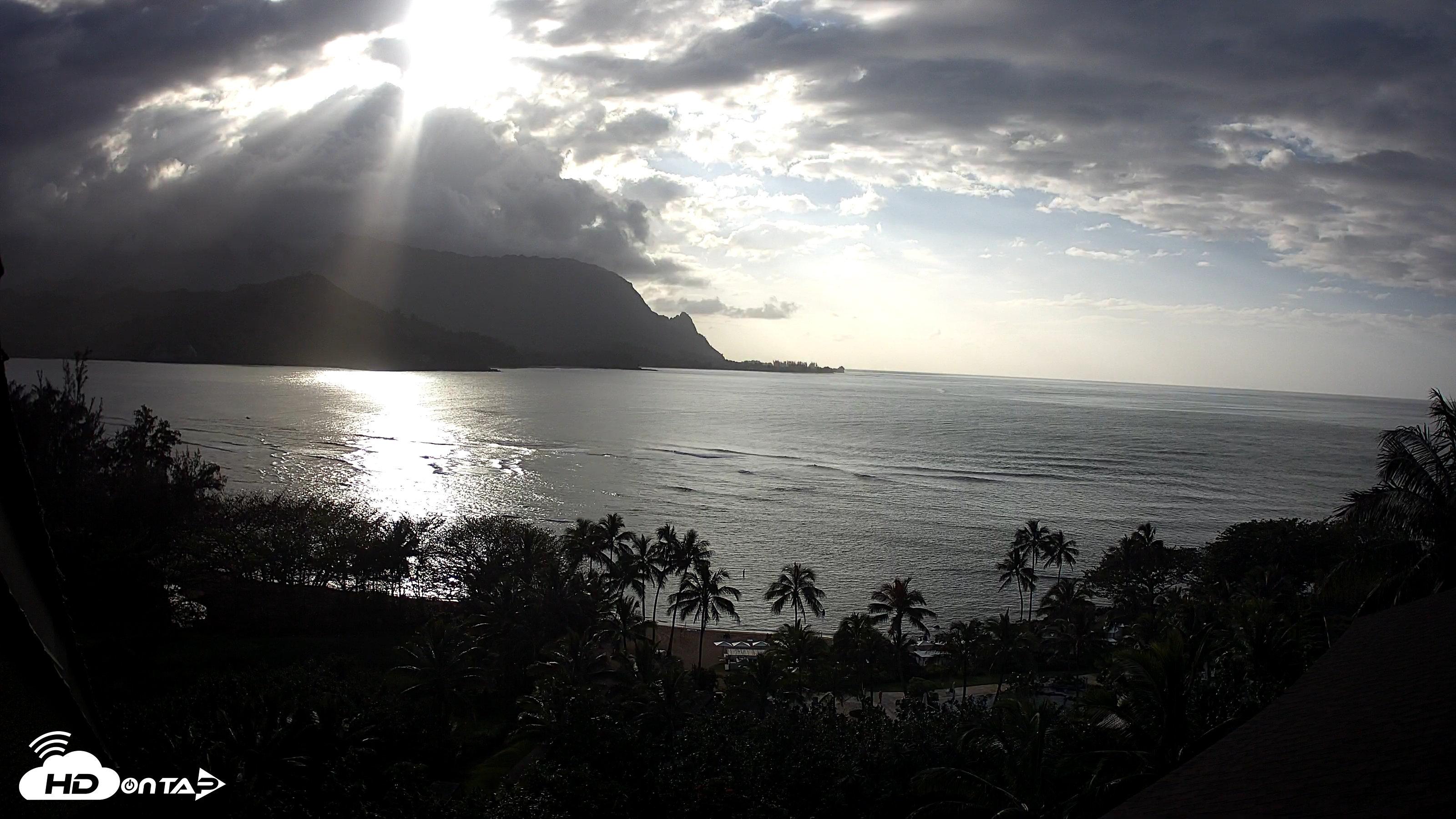 Snapshot of Hanalei Bay Resort - Kauai Hawaii Live Webcam taken Mar 5, 2026, 5:37pm HST