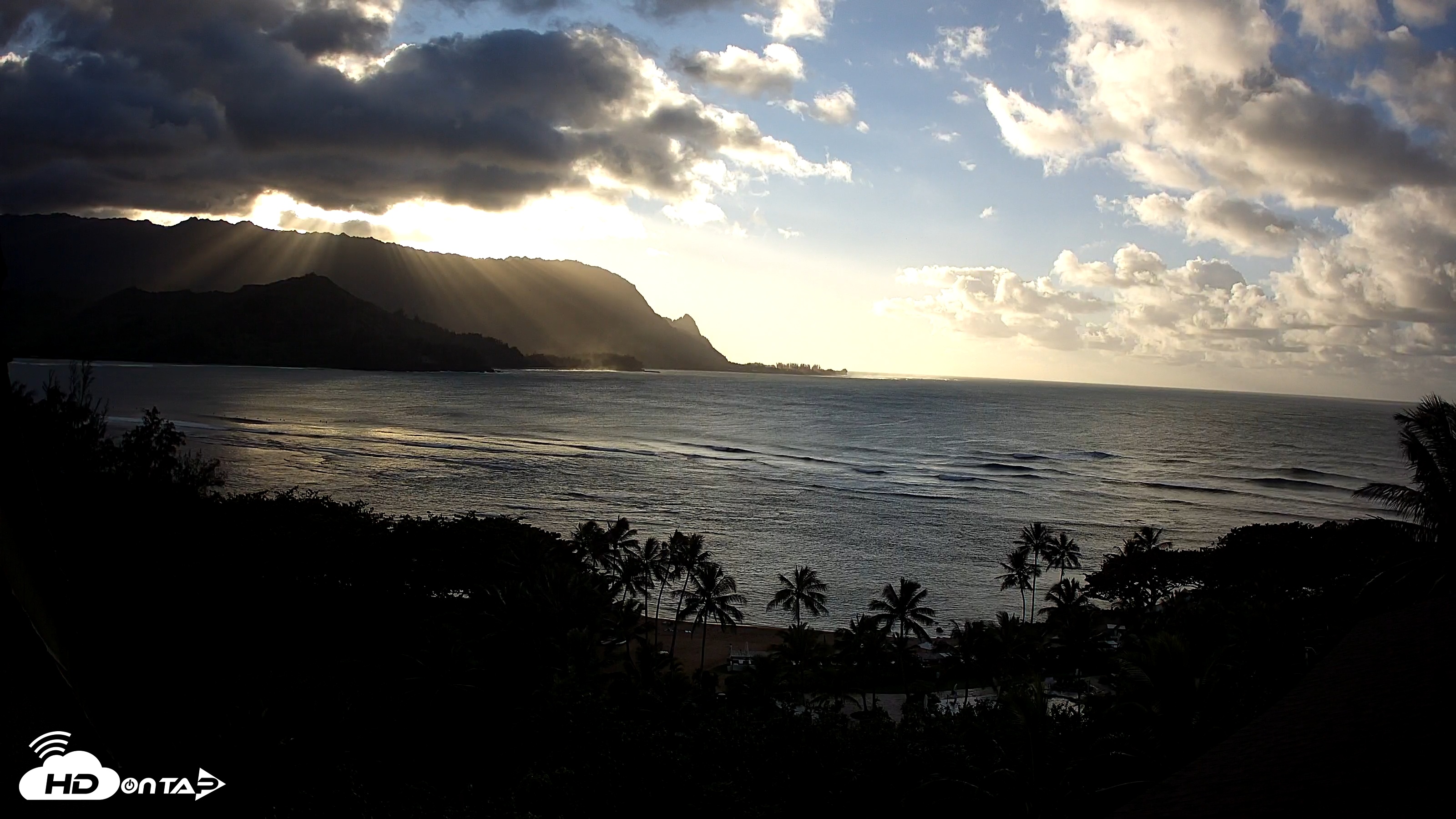 Snapshot of Hanalei Bay Resort - Kauai Hawaii Live Webcam taken Oct 22, 2025, 5:26pm HST