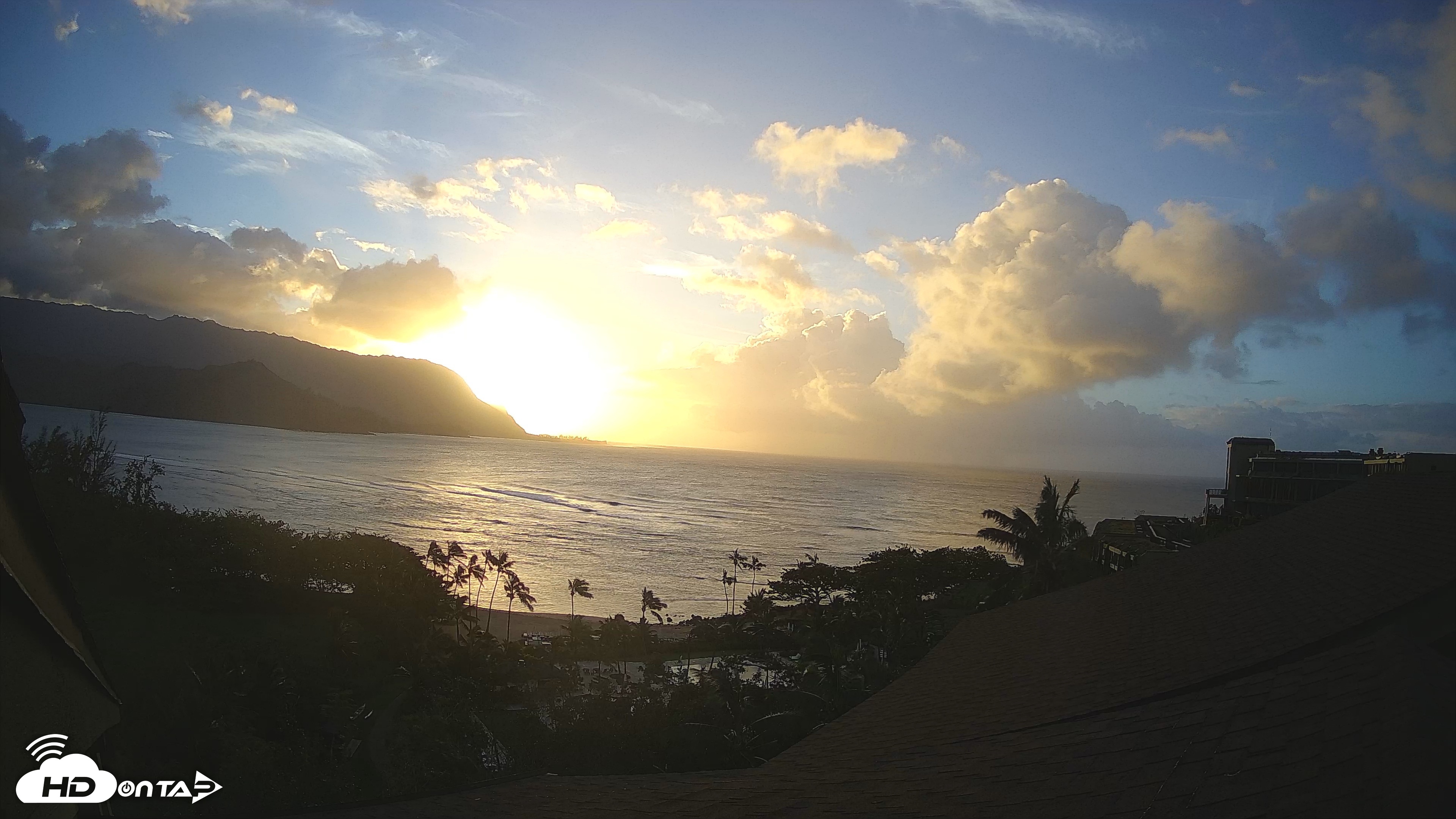 Snapshot of Hanalei Bay Resort - Kauai Hawaii Live Webcam taken Sep 27, 2026, 6:16pm HST