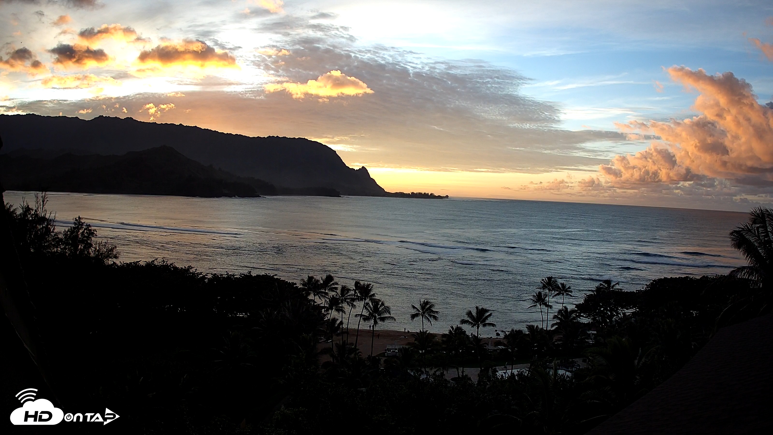 Snapshot of Hanalei Bay Resort - Kauai Hawaii Live Webcam taken Nov 5, 2025, 5:55pm HST