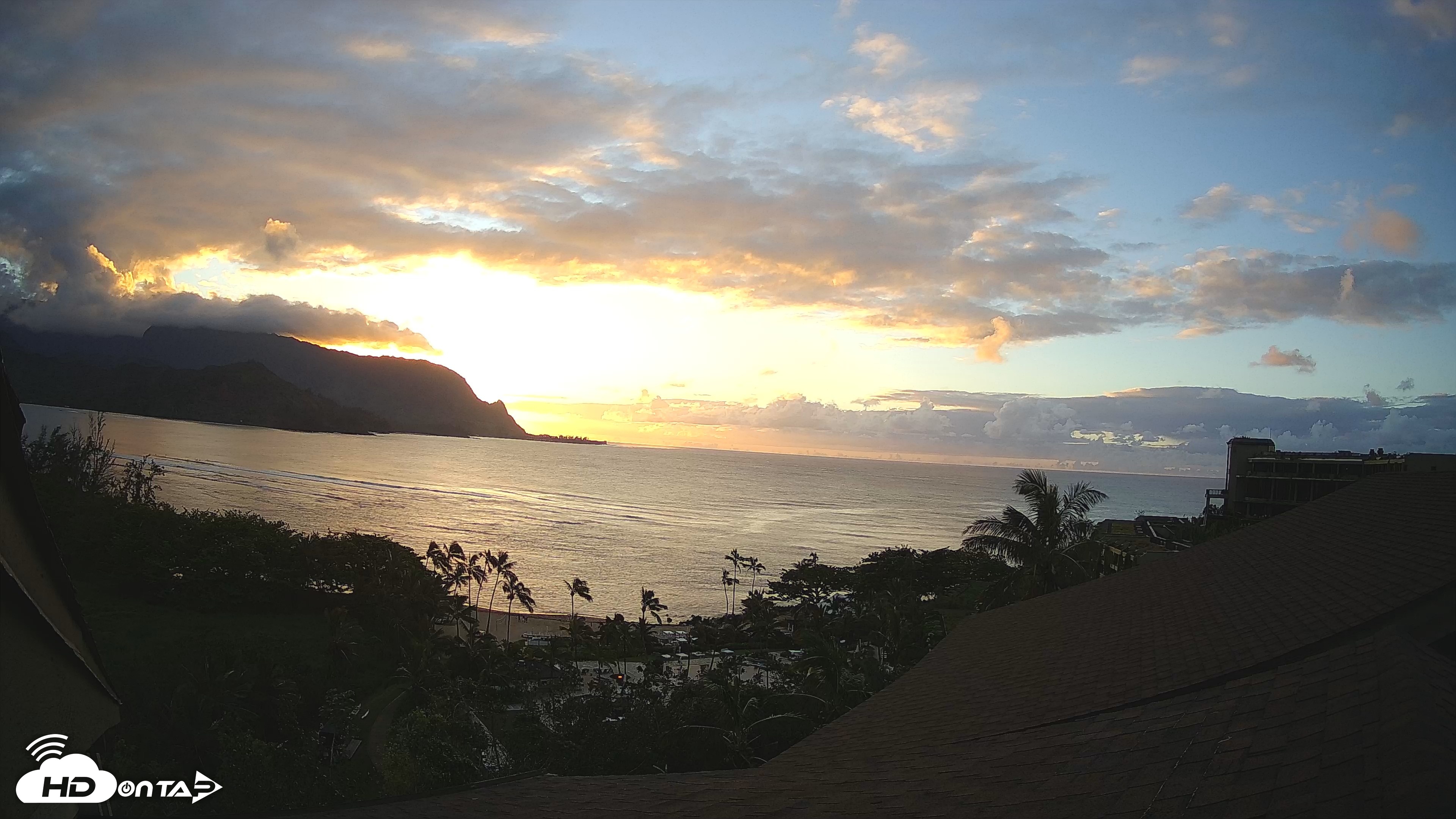 Snapshot of Hanalei Bay Resort - Kauai Hawaii Live Webcam taken Oct 6, 2026, 6:13pm HST