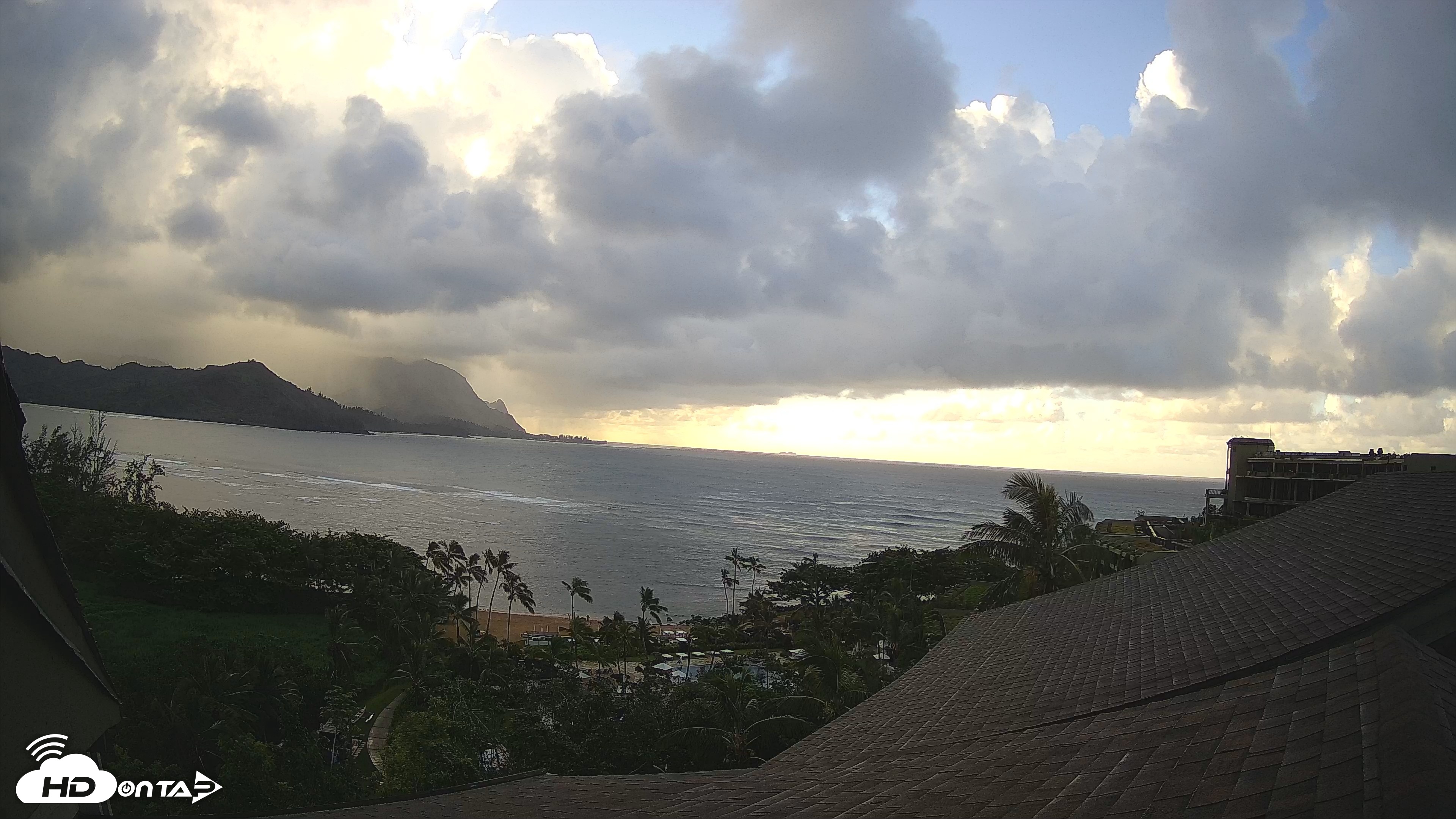 Snapshot of Hanalei Bay Resort - Kauai Hawaii Live Webcam taken Oct 16, 2026, 5:29pm HST