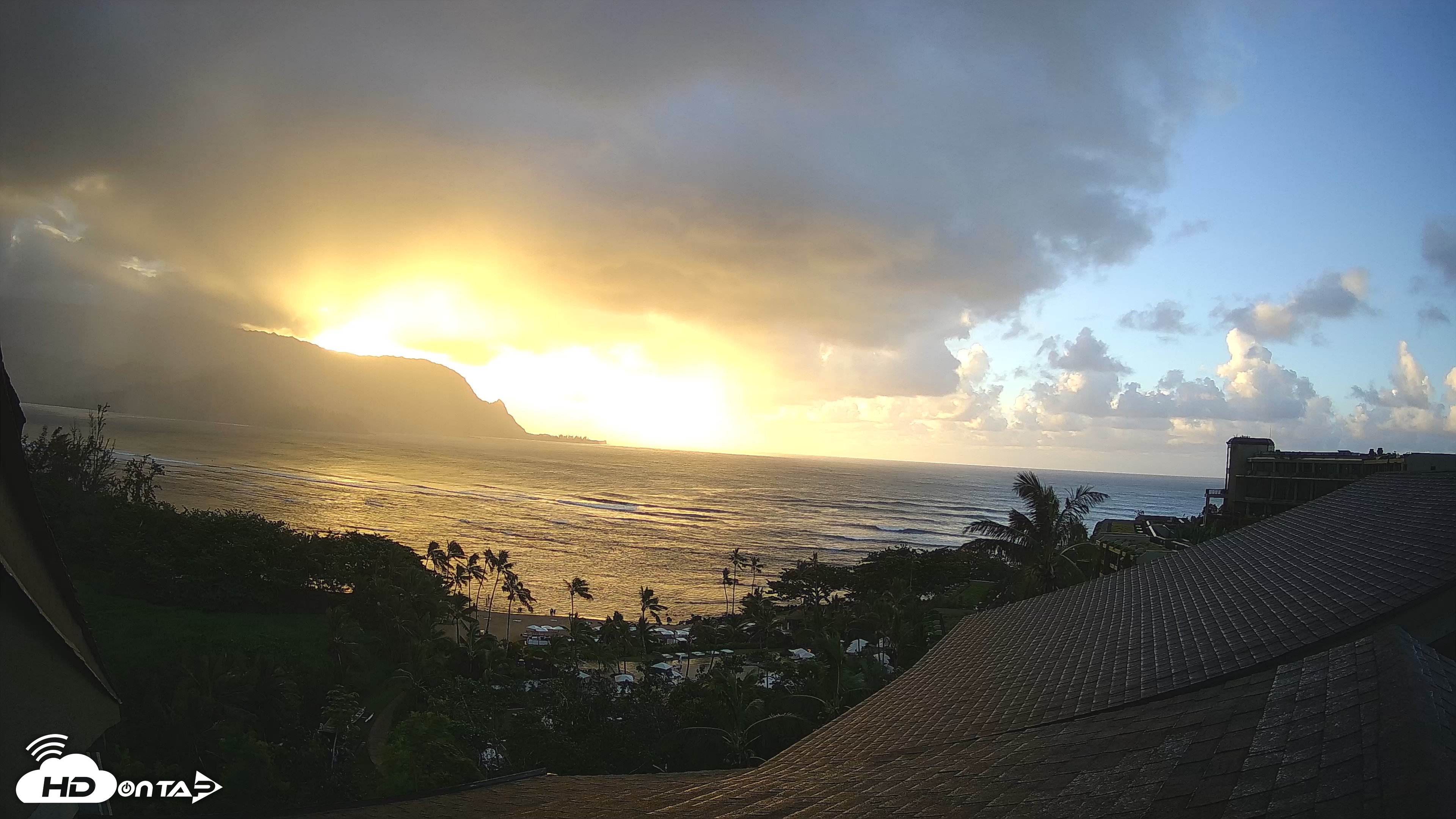 Snapshot of Hanalei Bay Resort - Kauai Hawaii Live Webcam taken Oct 18, 2026, 5:52pm HST