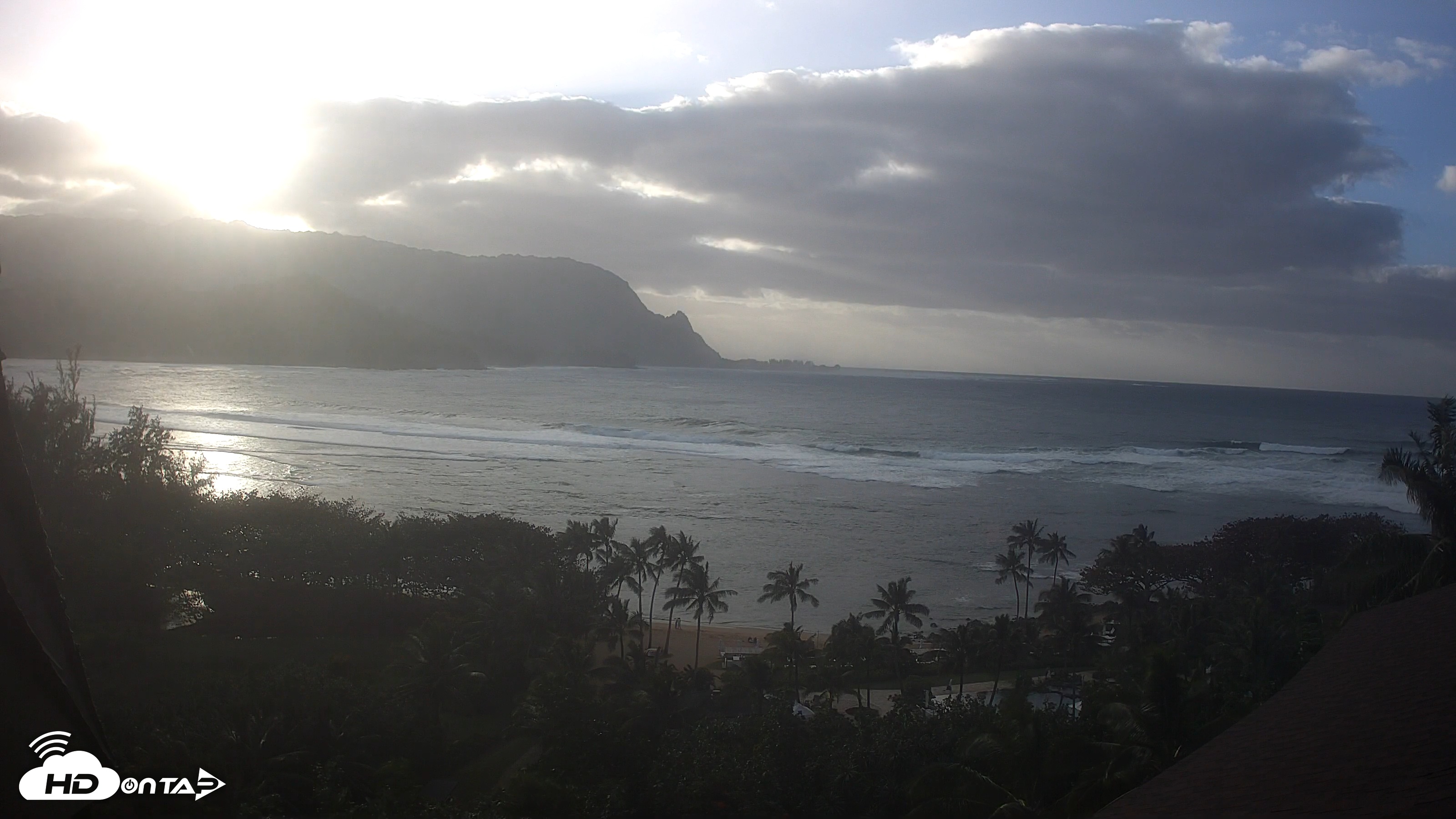 Snapshot of Hanalei Bay Resort - Kauai Hawaii Live Webcam taken Feb 3, 2026, 5:43pm HST