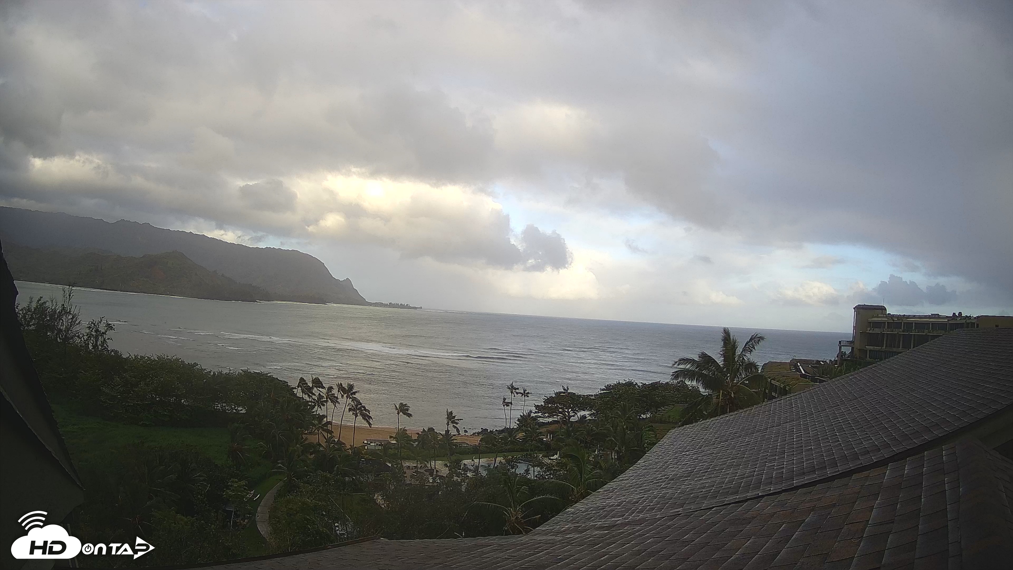 Snapshot of Hanalei Bay Resort - Kauai Hawaii Live Webcam taken Sep 27, 2026, 7:29am HST