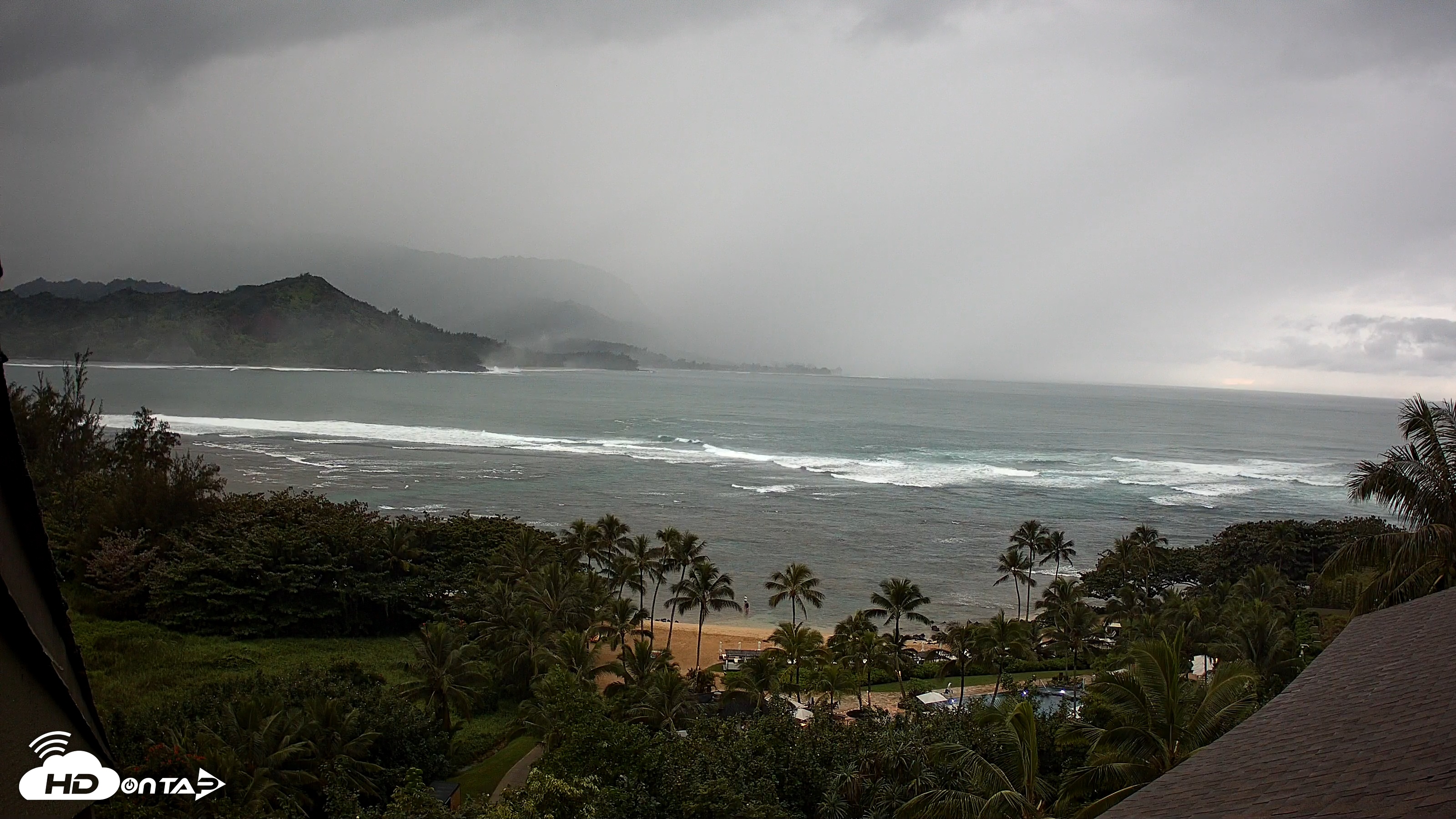 Snapshot of Hanalei Bay Resort - Kauai Hawaii Live Webcam taken Dec 15, 2025, 5:45pm HST