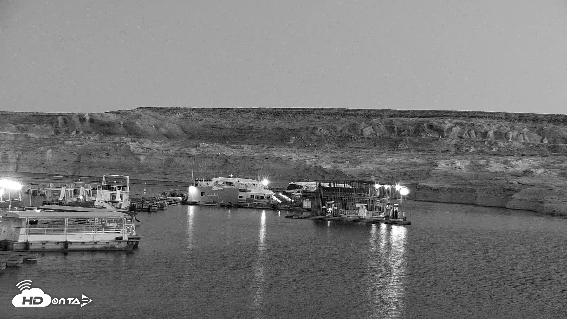 Snapshot of Lake Powell Antelope Point Marina Live Webcam taken Jun 25, 2026, 4:38am MST