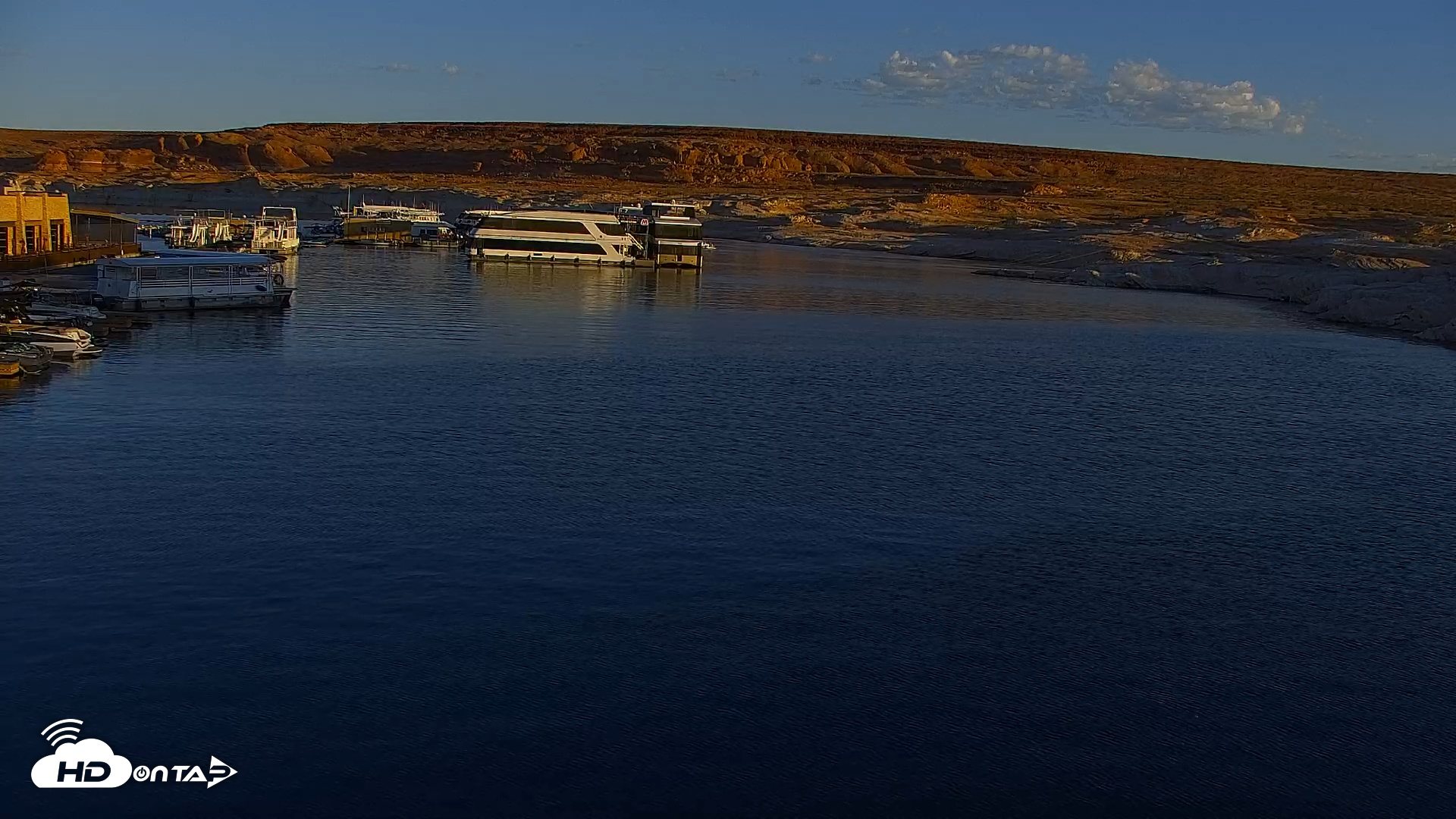 Snapshot of Lake Powell Antelope Point Marina Live Webcam taken Jul 7, 2025, 5:53am MST