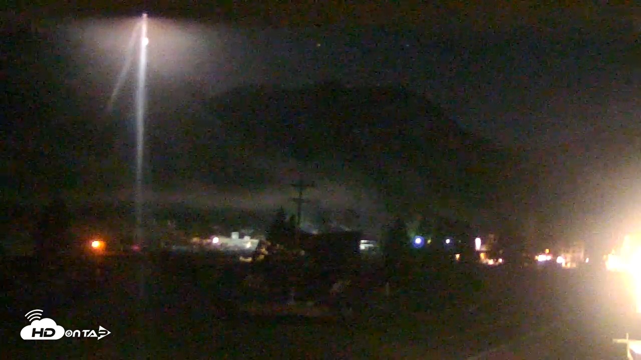 Snapshot of Palisades Tahoe KT-22 Live Webcam taken May 15, 2025, 4:04am PDT